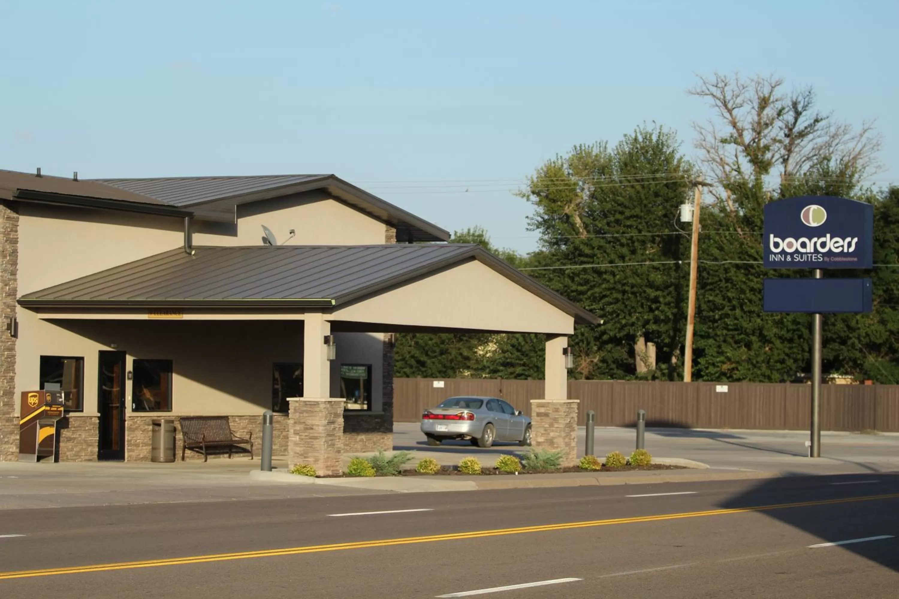 Facade/entrance in Boarders Inn & Suites by Cobblestone Hotels - Syracuse