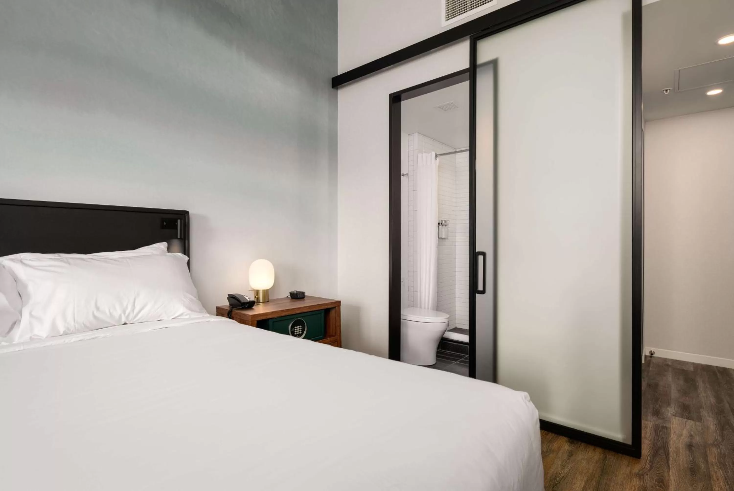 Bed in Motto by Hilton Philadelphia Rittenhouse Square