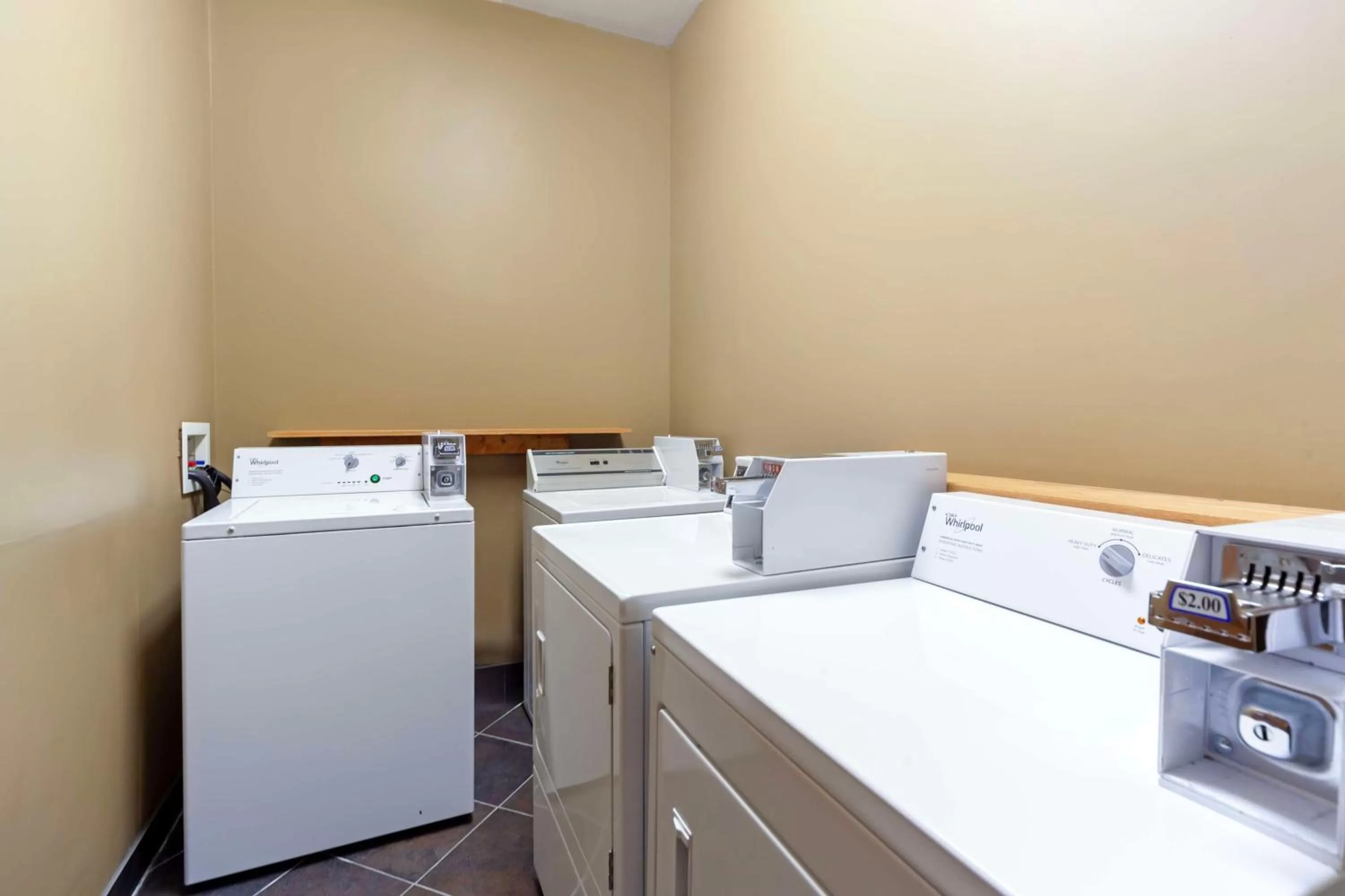laundry in Best Western Grande Prairie
