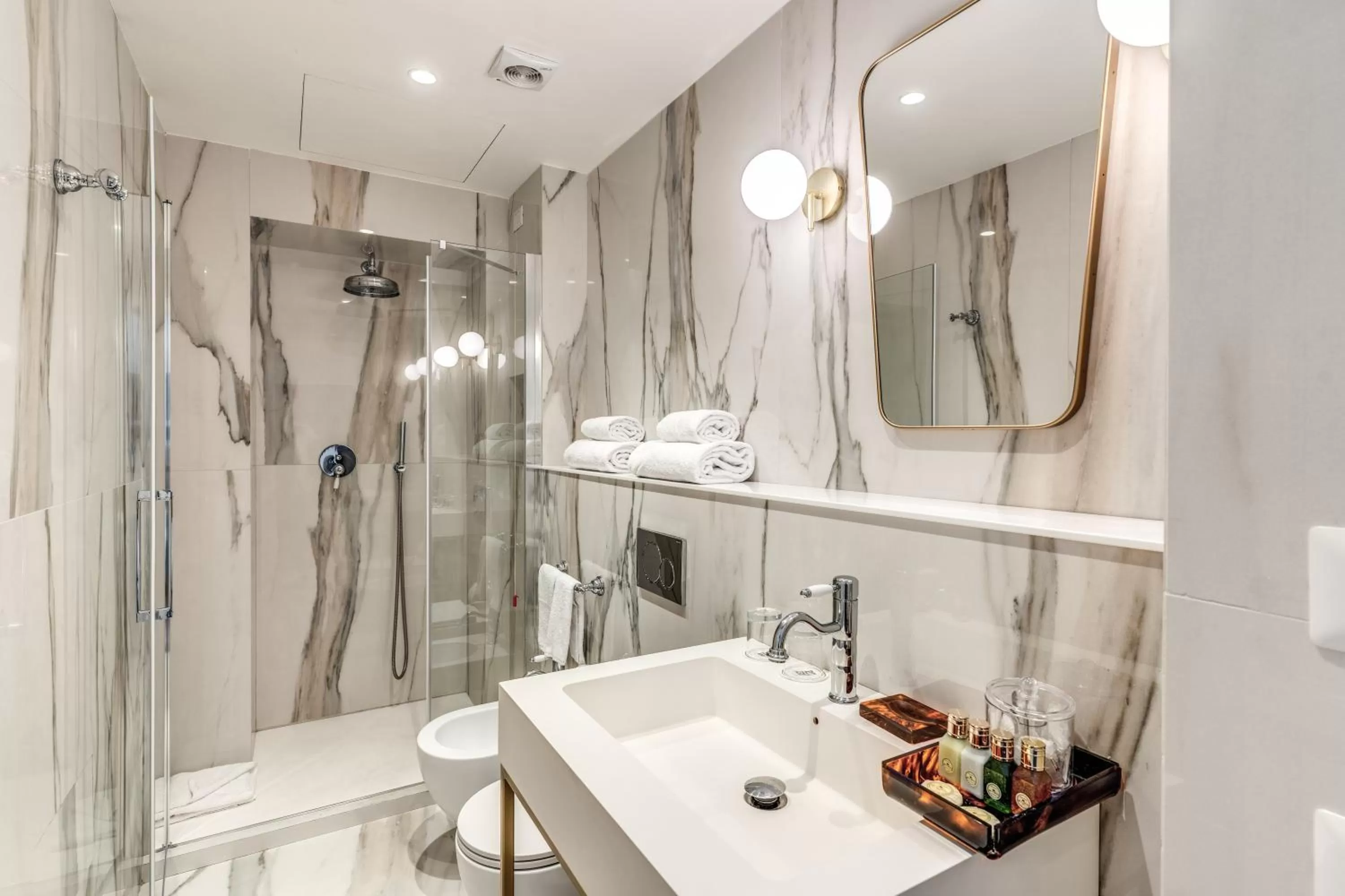 Bathroom in Eitch Borromini Palazzo Pamphilj