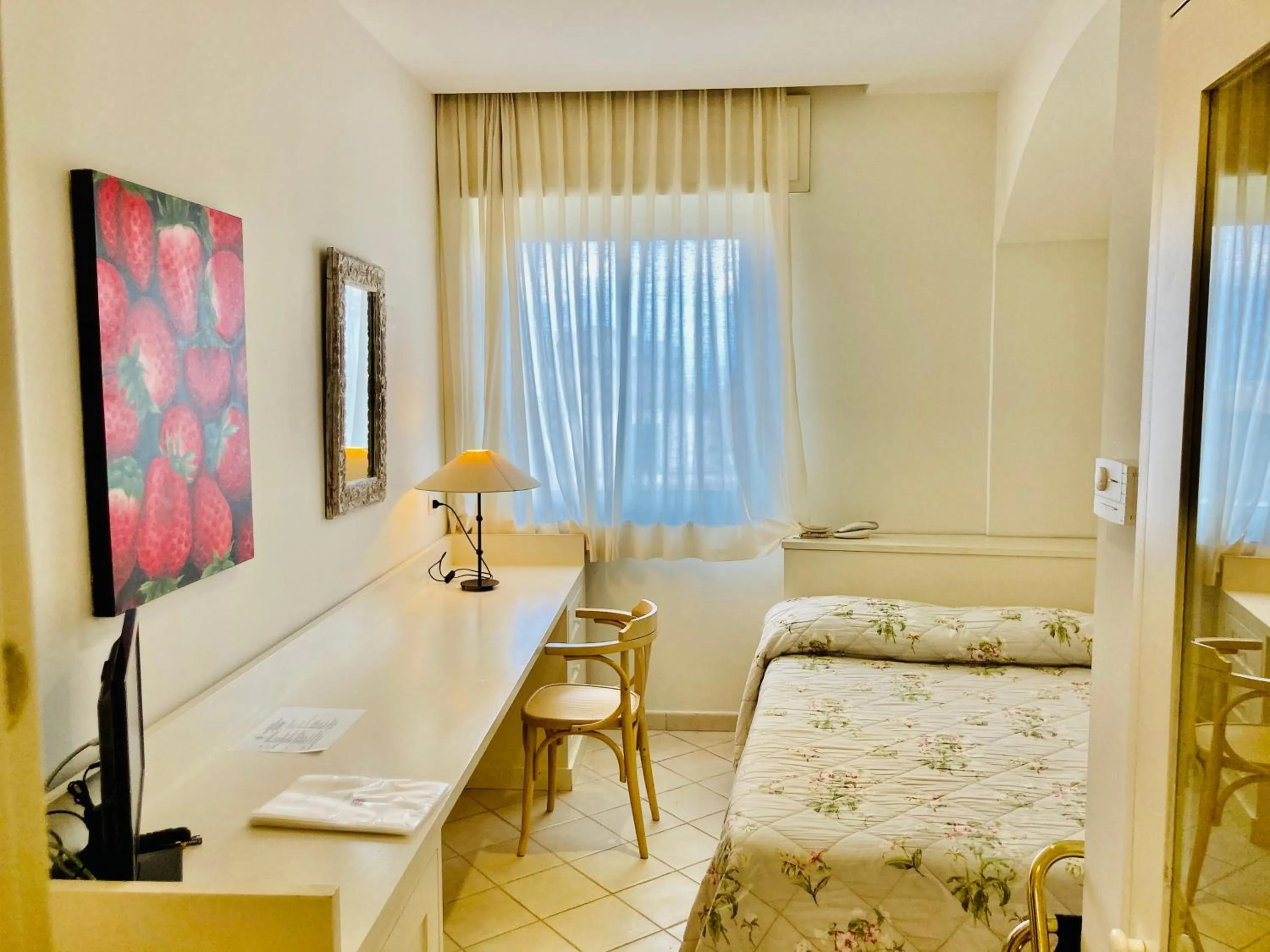 Bedroom, Bed in Hotel dei Congressi