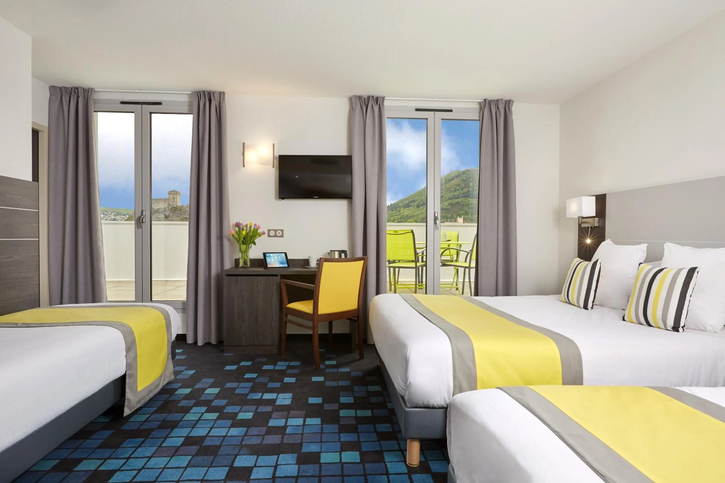 Bedroom, Bed in Hôtel Astrid