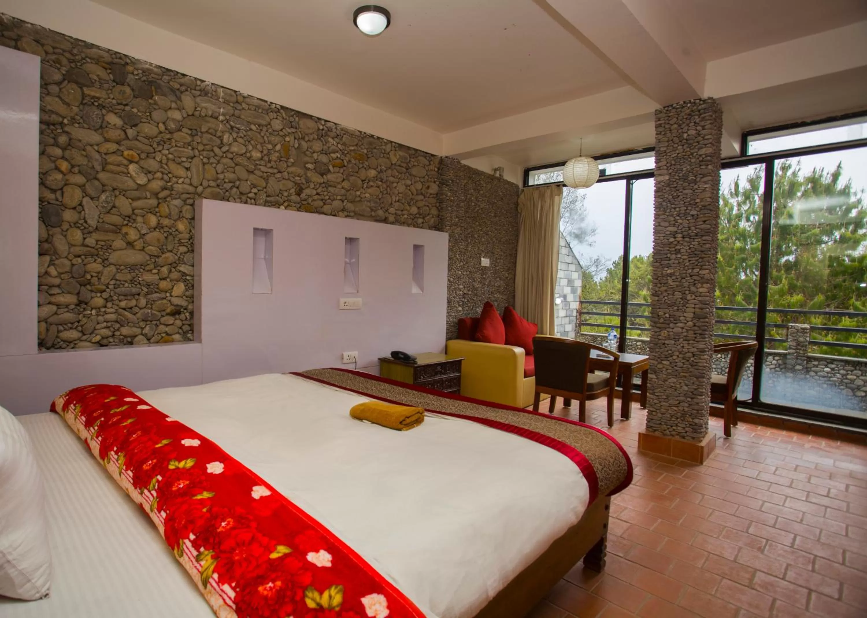 Bed in Peaceful Cottage & Cafe Du Mont