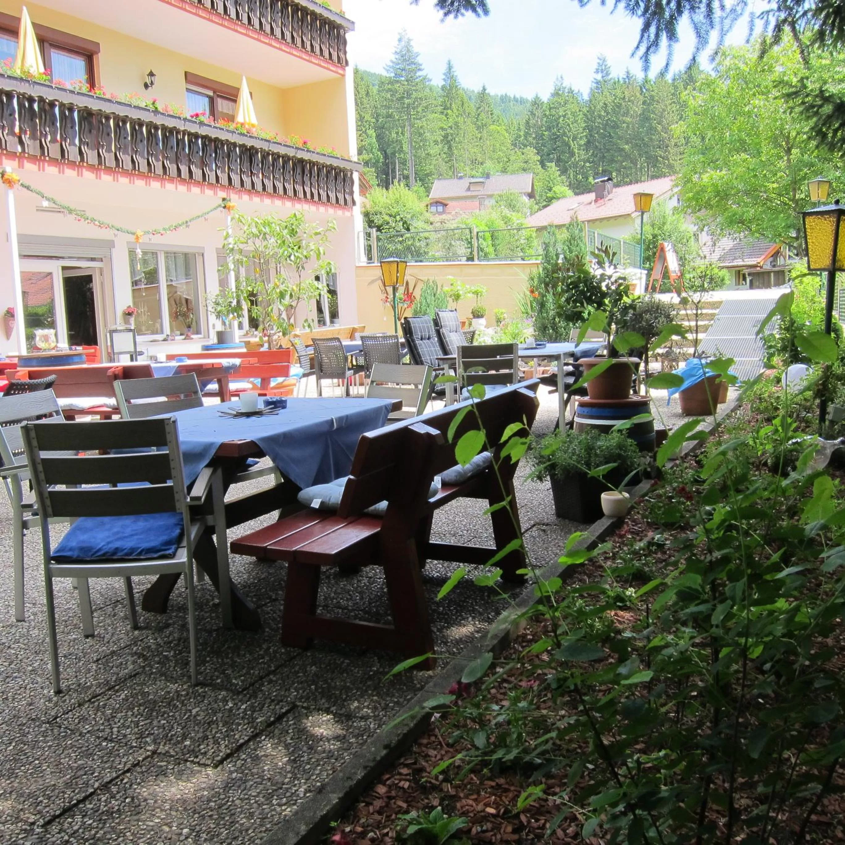 Seating area, Restaurant/Places to Eat in Hotel Sonnleitn