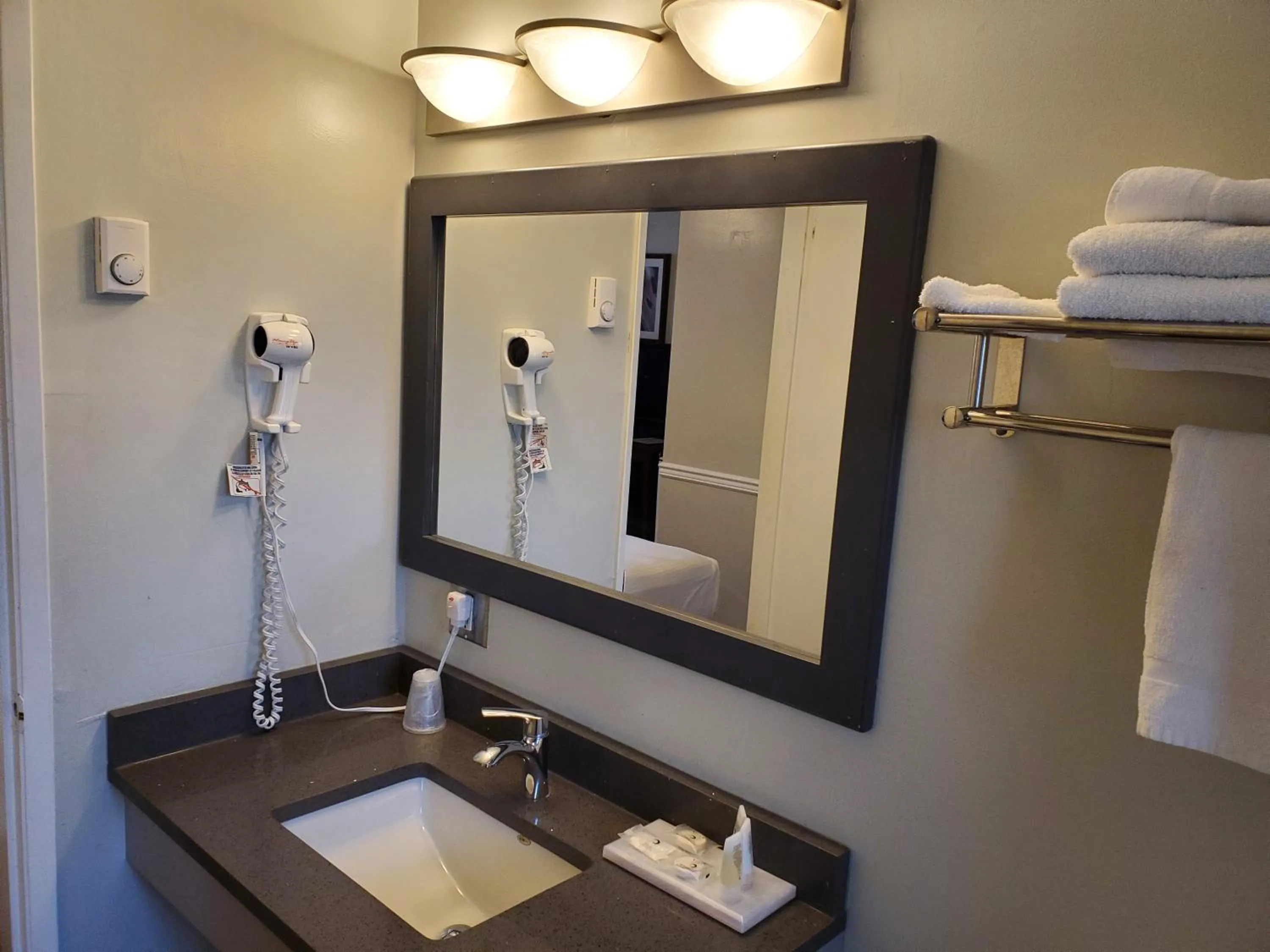 Bathroom in Alpine Inn Abbotsford