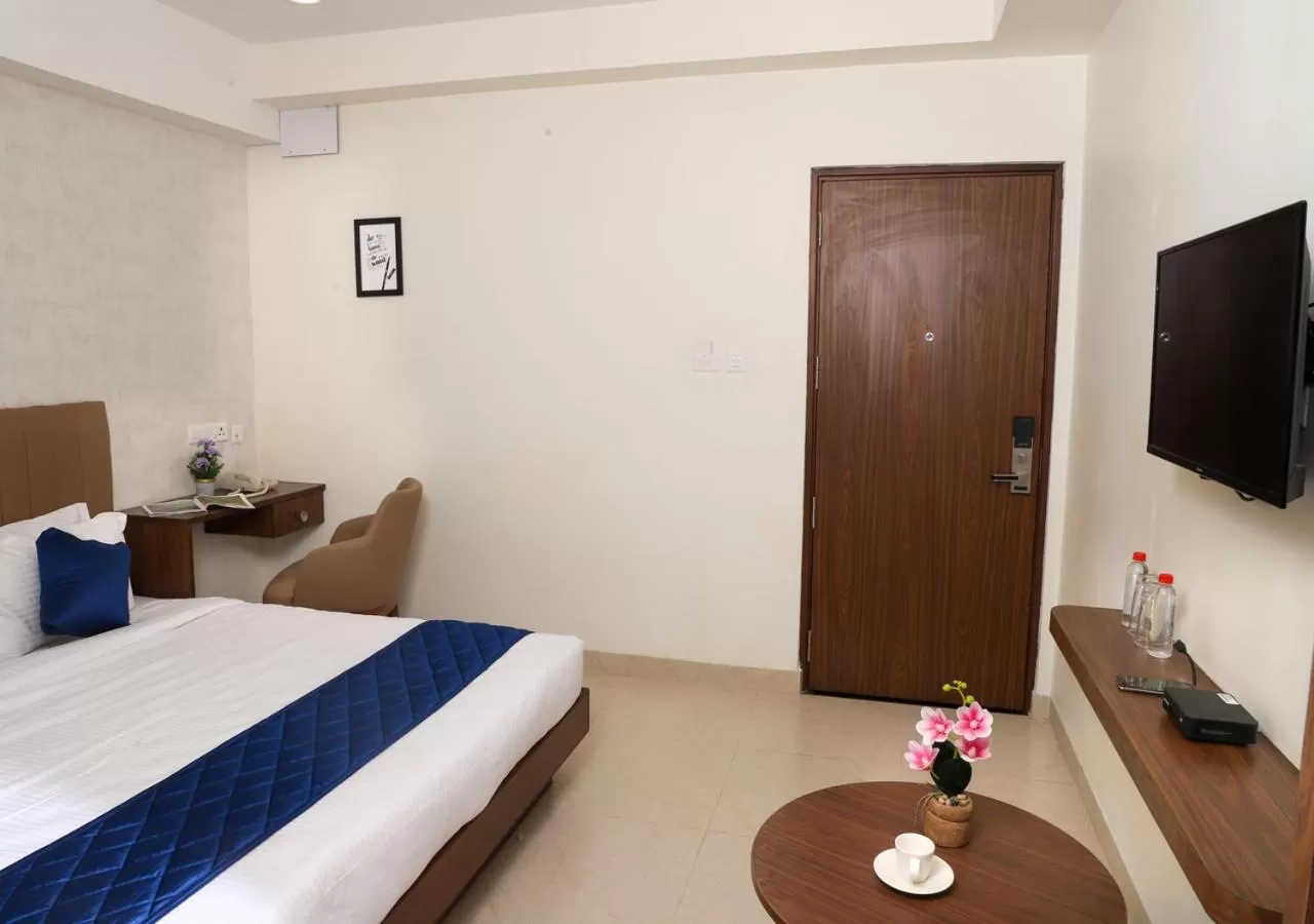 Bed in Admira Residency