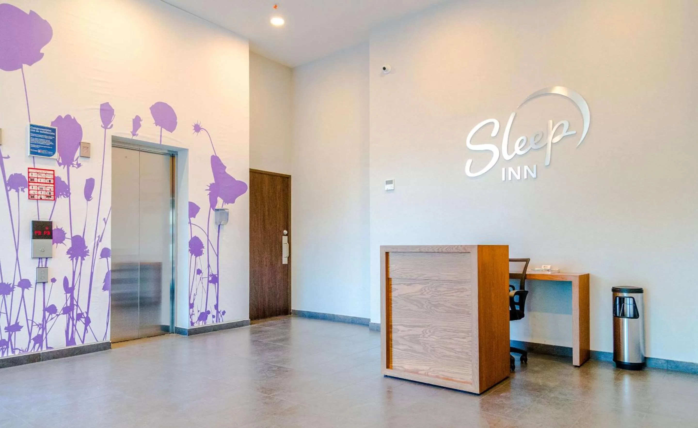 Lobby or reception in Sleep Inn Guadalajara Galerias