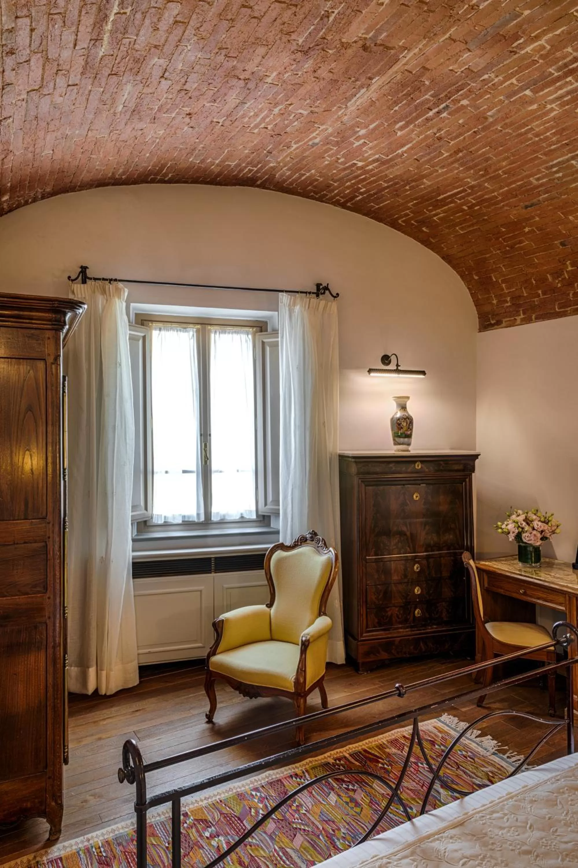 Photo of the whole room in Hotel Mulino di Firenze - WorldHotels Crafted