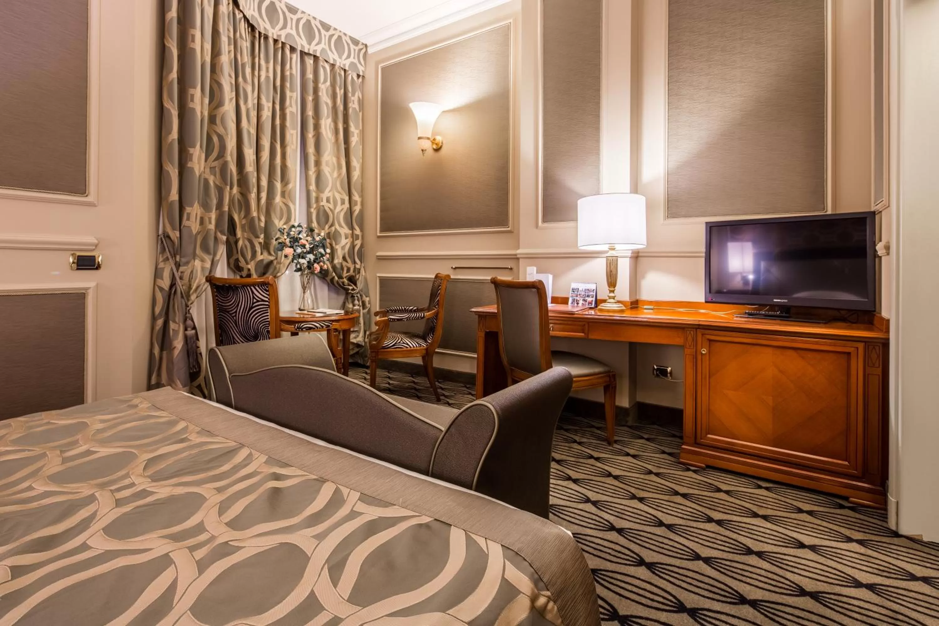 Bedroom, Bed in Grand Visconti Palace