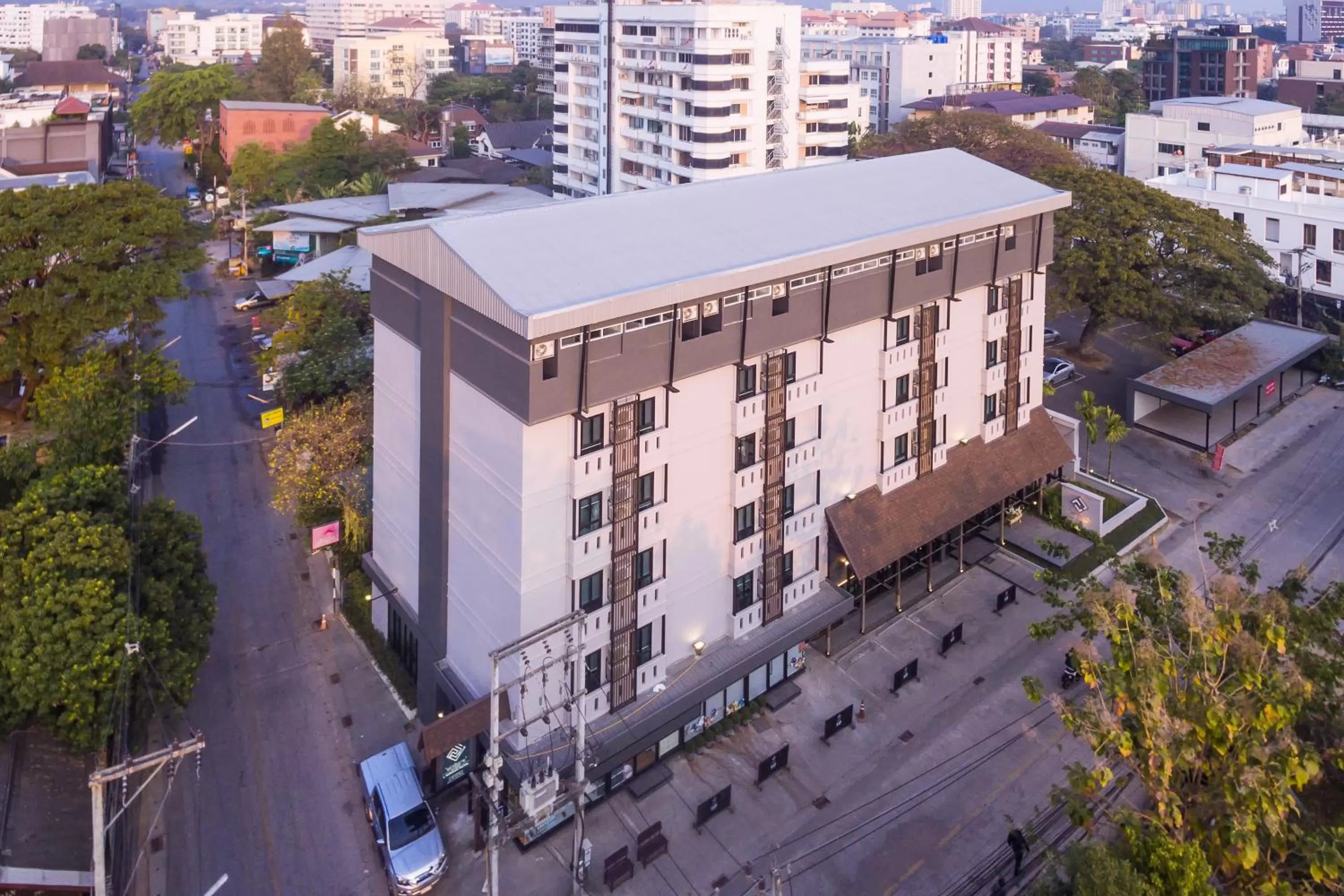 Property building in L Nimman