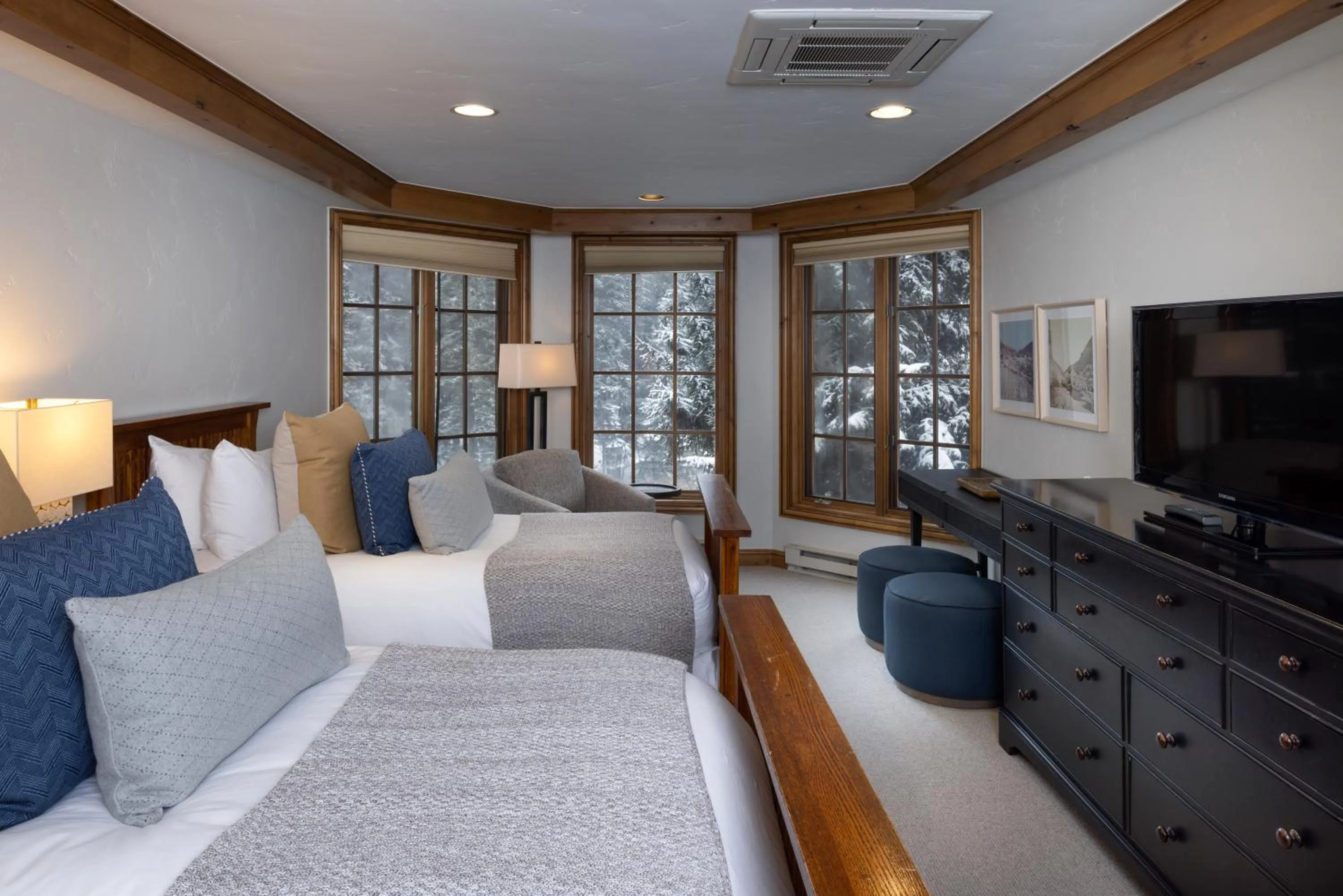 Bedroom, Bed in Gravity Haus Vail