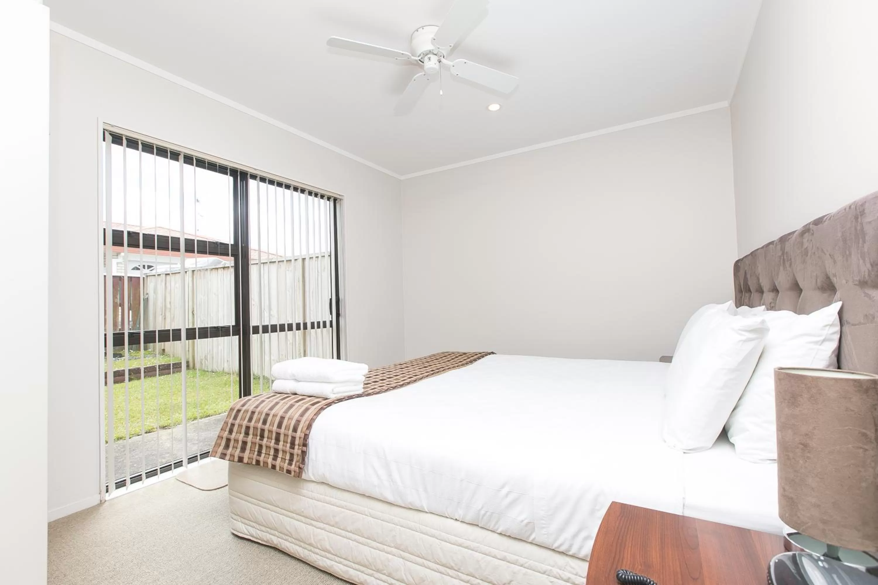 Day, Bed in Parkview Motor Inn