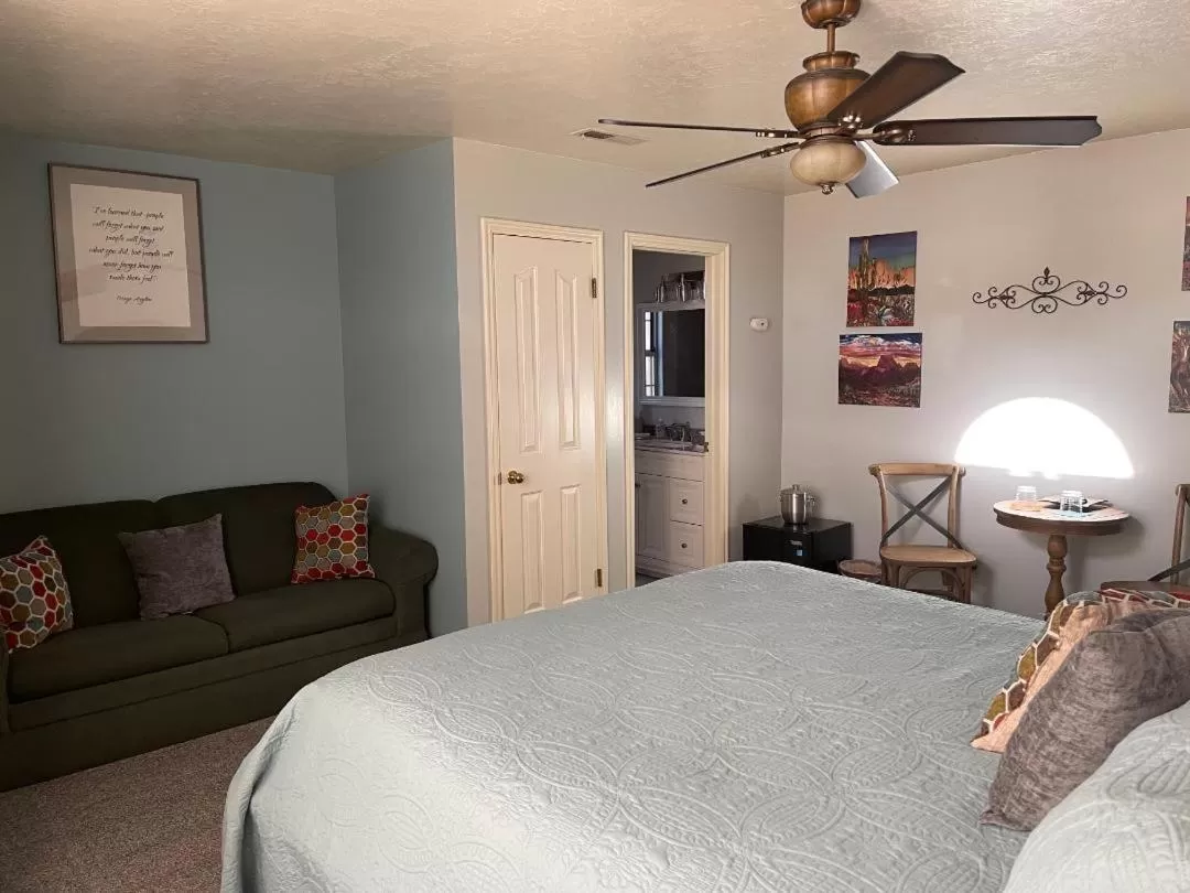 Bed in Harvest House Bed and Breakfast