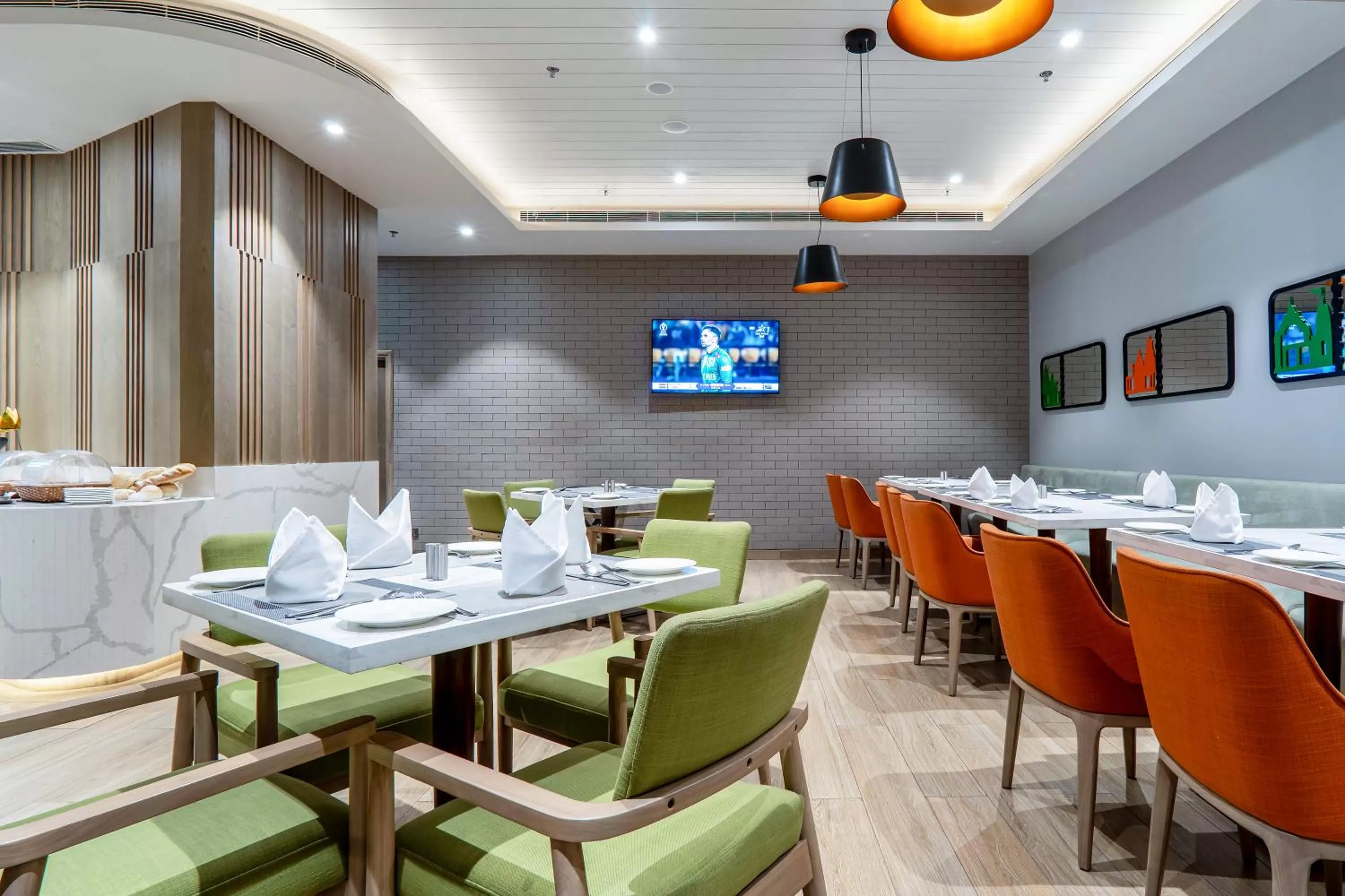 Restaurant/places to eat in Holiday Inn Katra Vaishno Devi by IHG