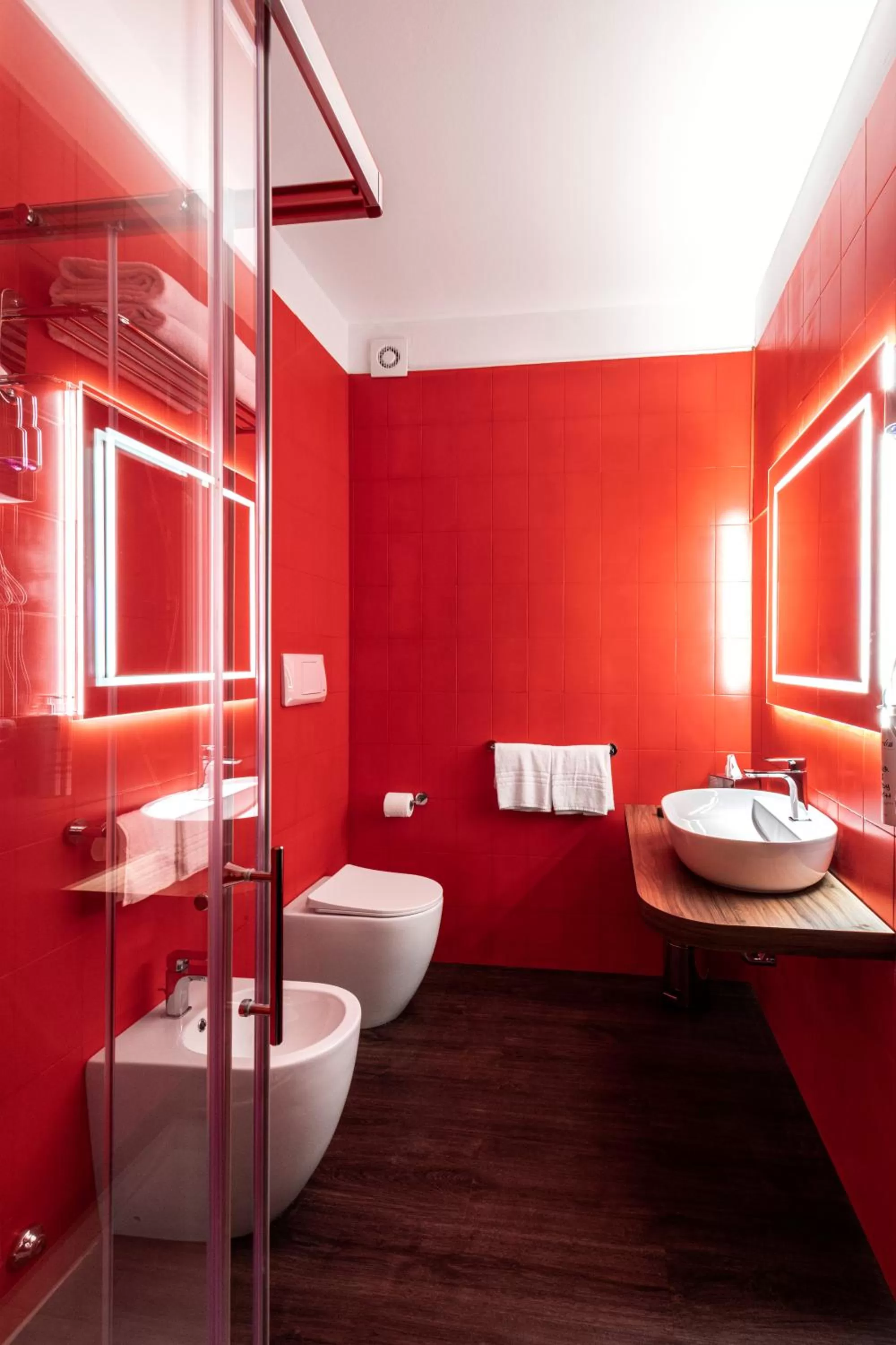 Shower in Muraless Art Hotel - WorldHotels Crafted