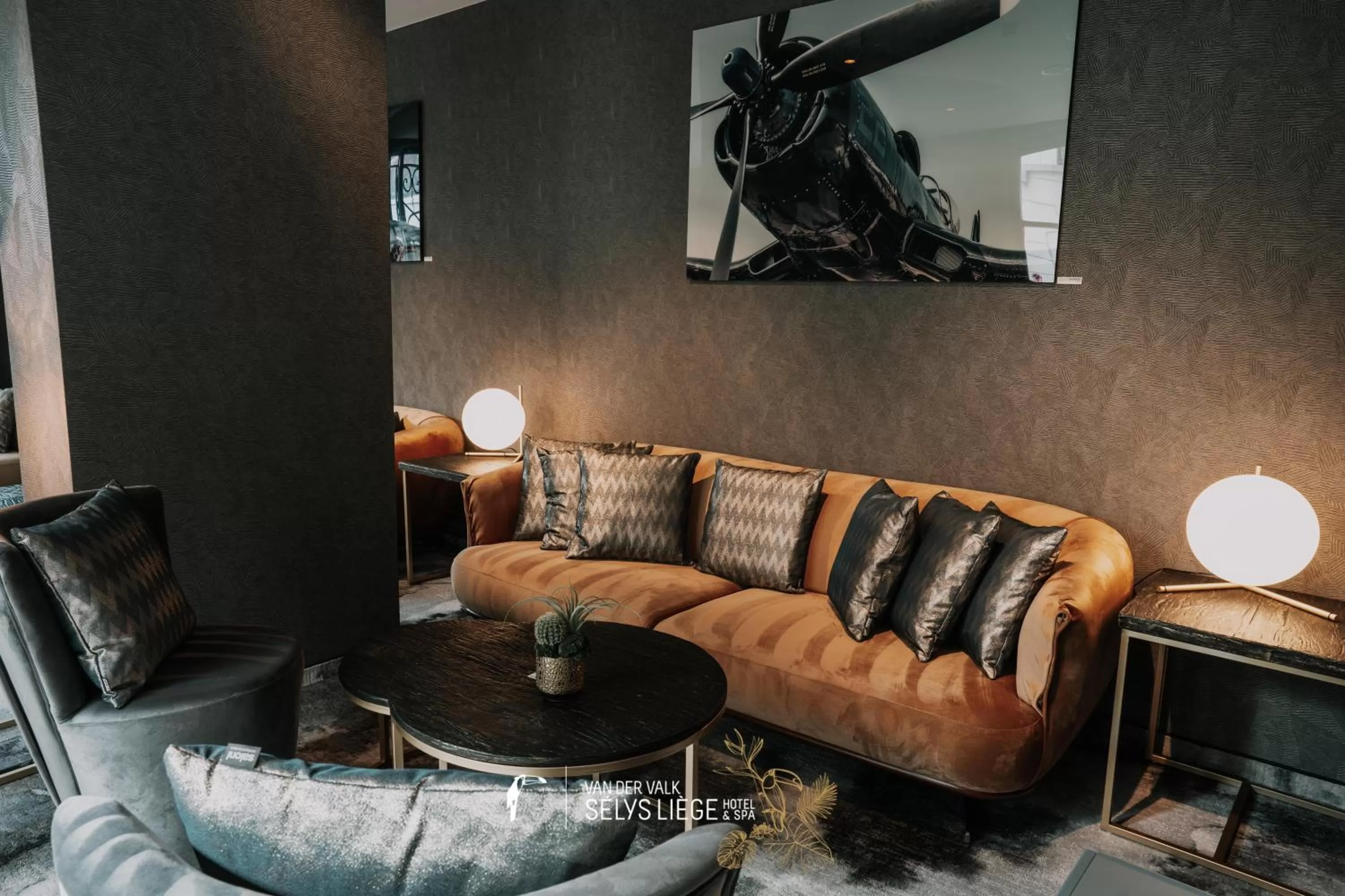 Lounge or bar in Van Der Valk Sélys Liège Hotel & Spa
