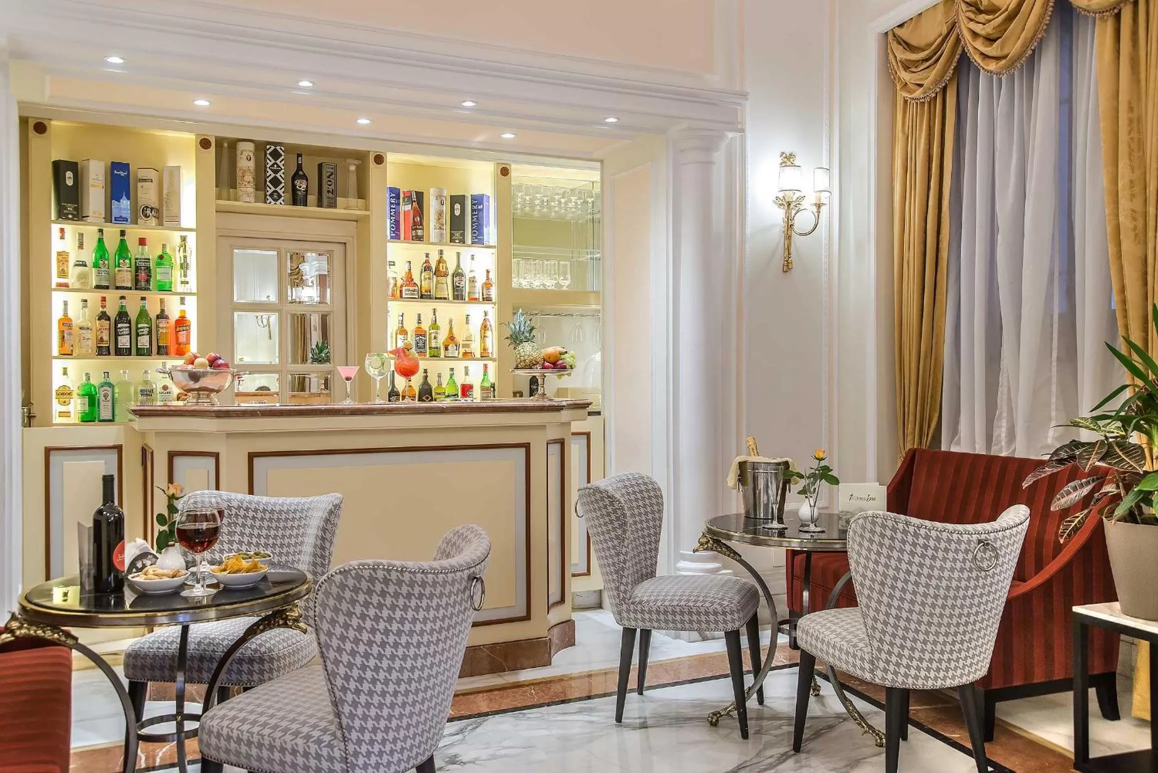 Alcoholic drinks in Albergo del Senato