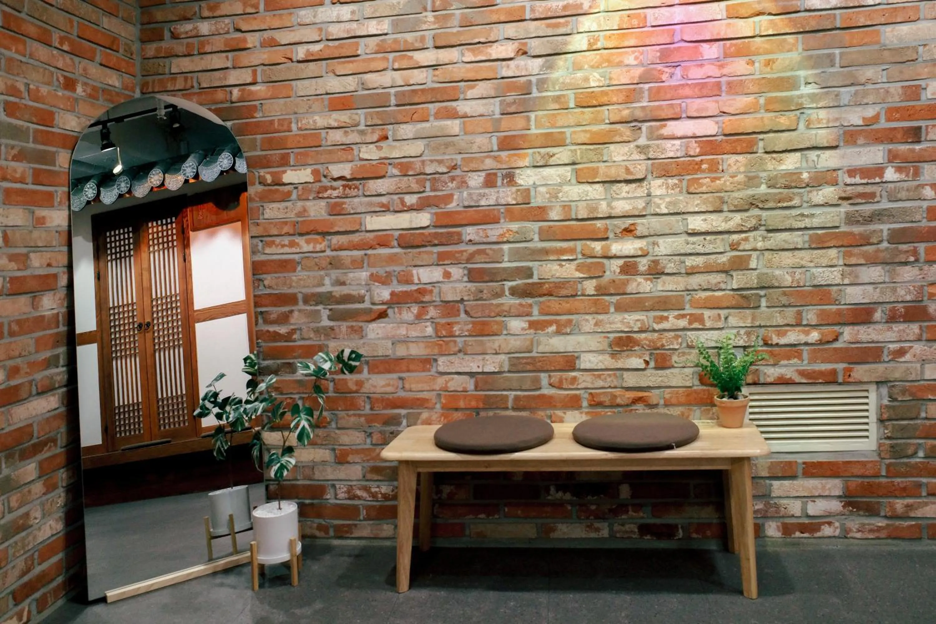 Area and facilities in Starria Hostel foreign guest only