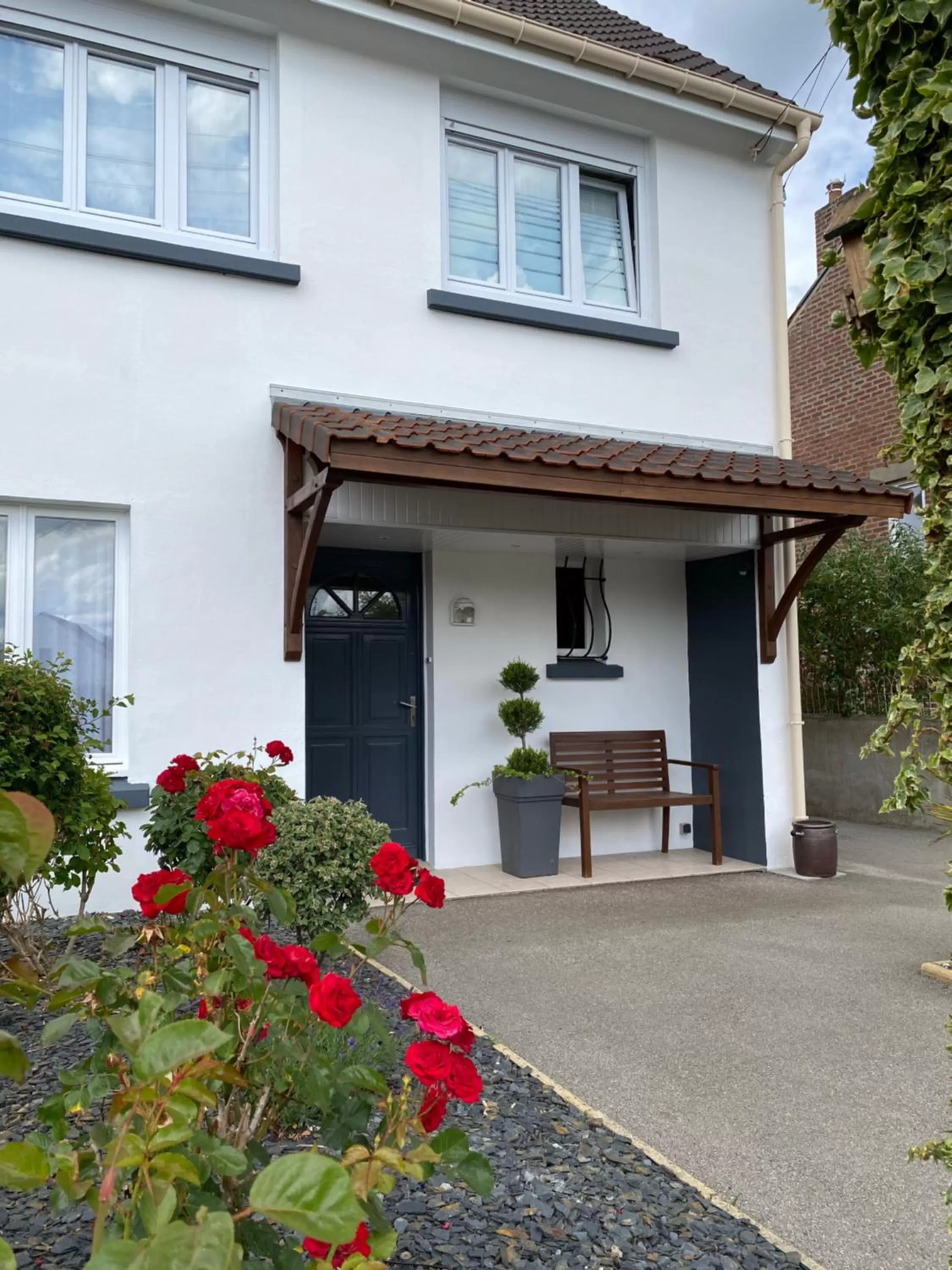 Facade/entrance, Property Building in Chambres d'hotes Welcome Trépied