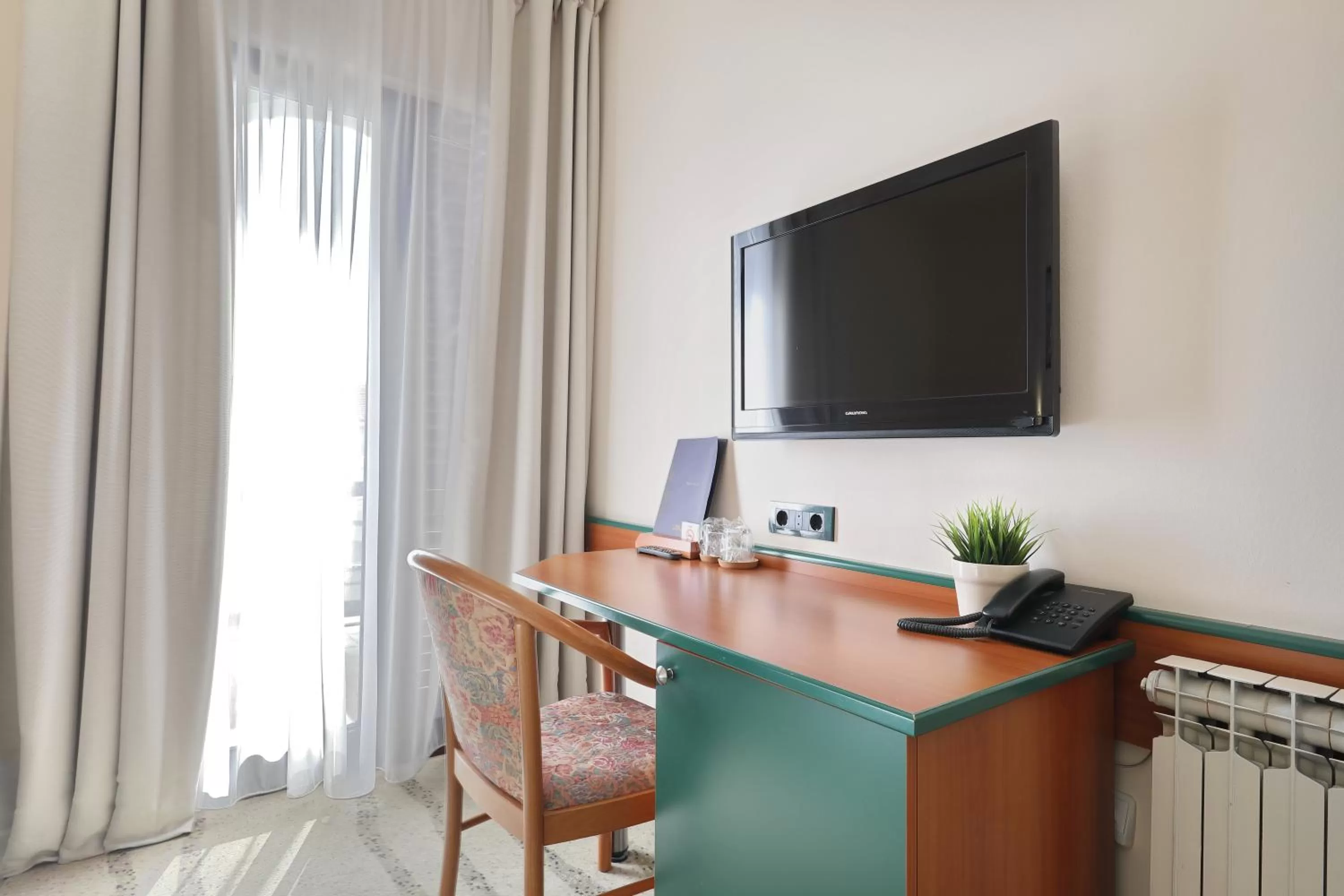 Photo of the whole room in Hotel Mediteran