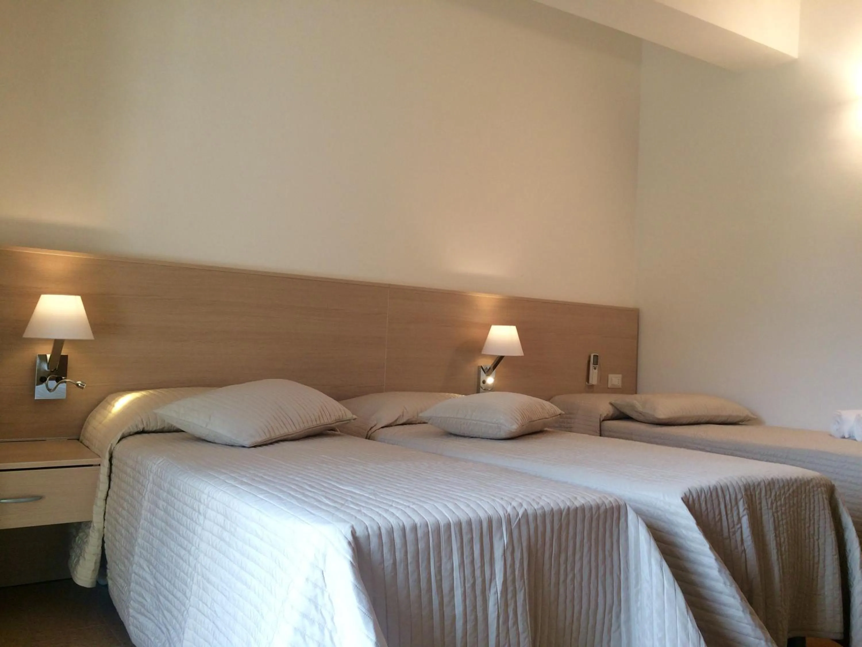 Toilet, Bed in La Cantinella