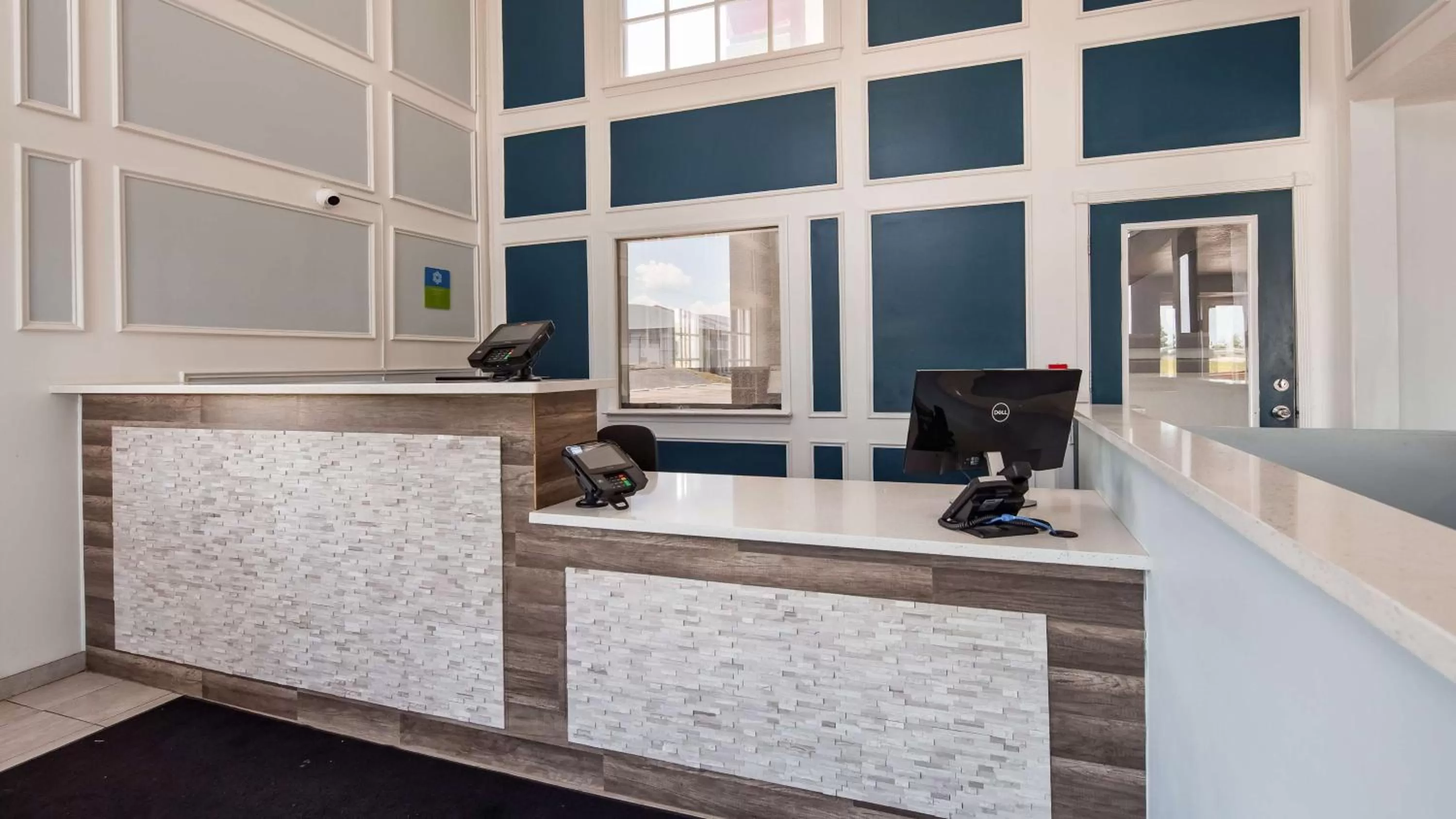 Lobby or reception in SureStay Hotel By Best Western Olathe