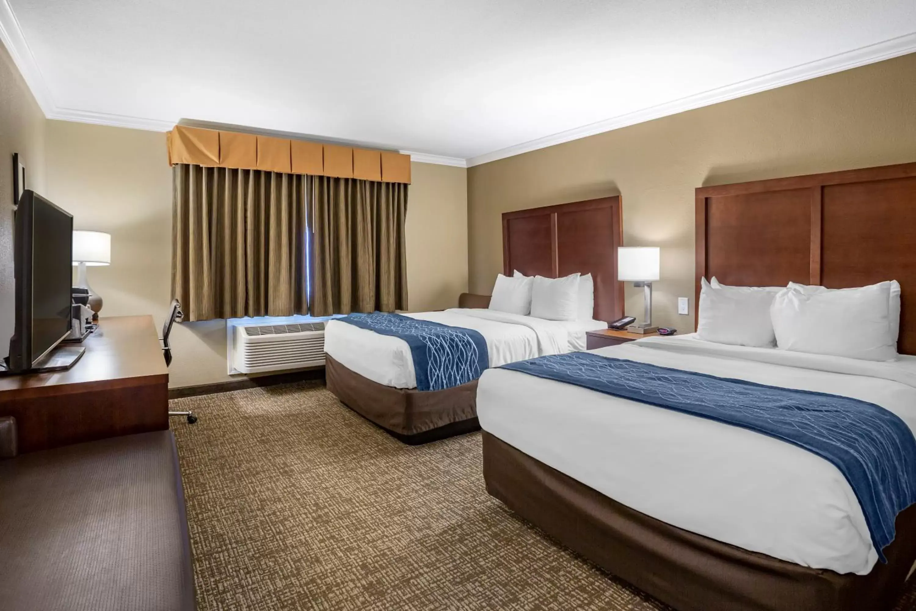 Deluxe Room, Two Queen Beds, Non Smoking in Comfort Inn Sunnyvale - Silicon Valley Deluxe Room, Two Queen Beds, Non Smoking in Comfort Inn Sunnyvale - Silicon Valley