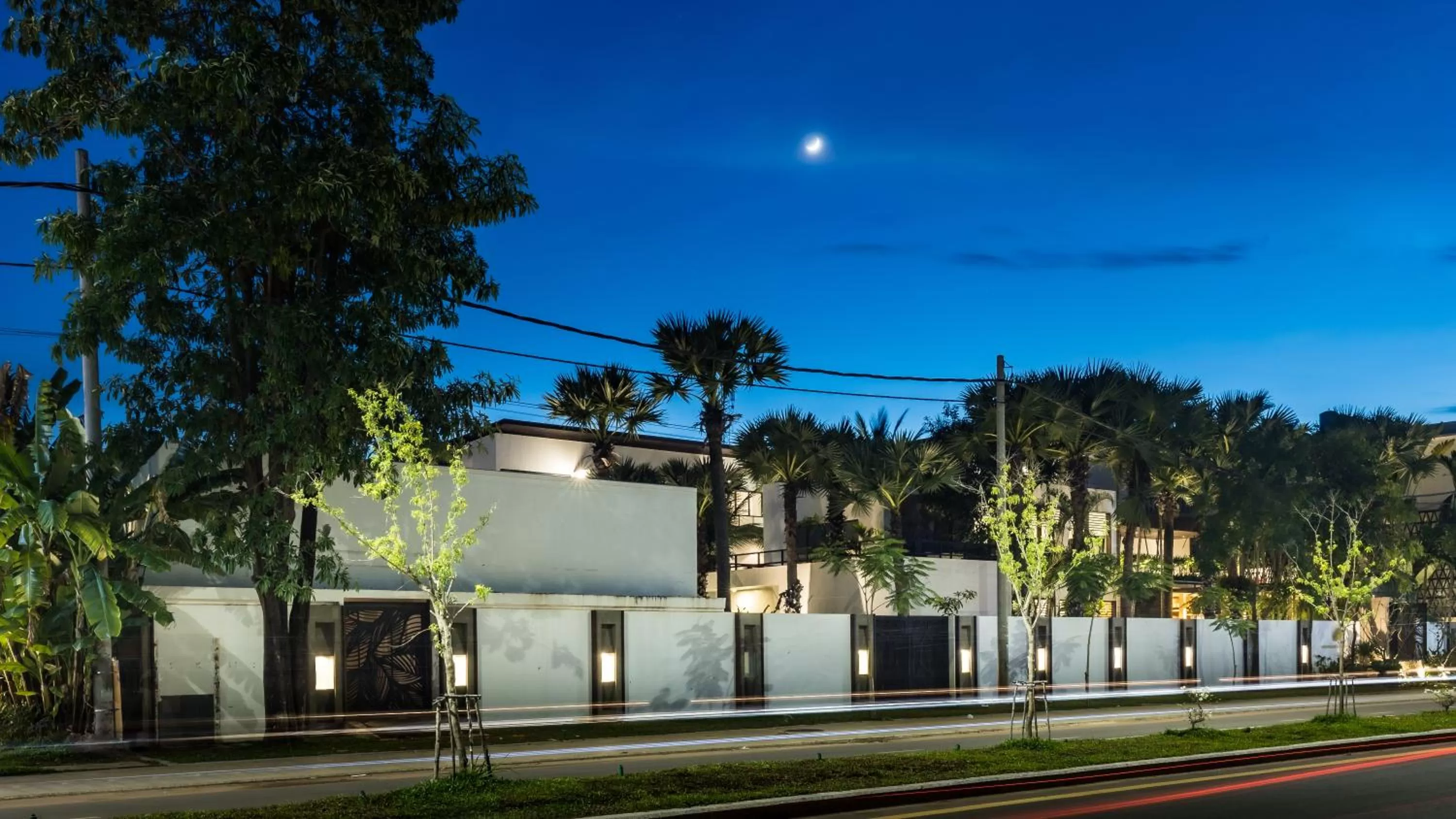 Property building in Shintana Saya La Maison