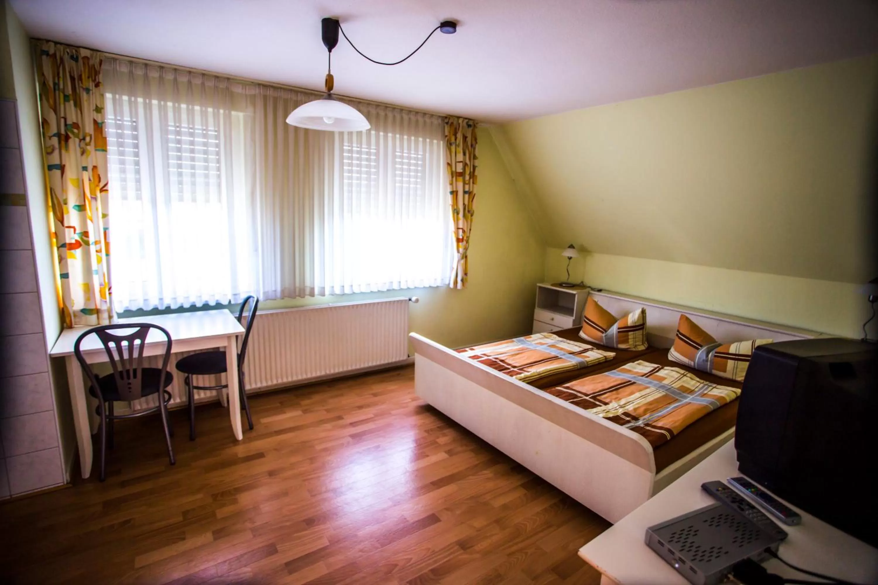 Photo of the whole room, Bed in Lindenschänke