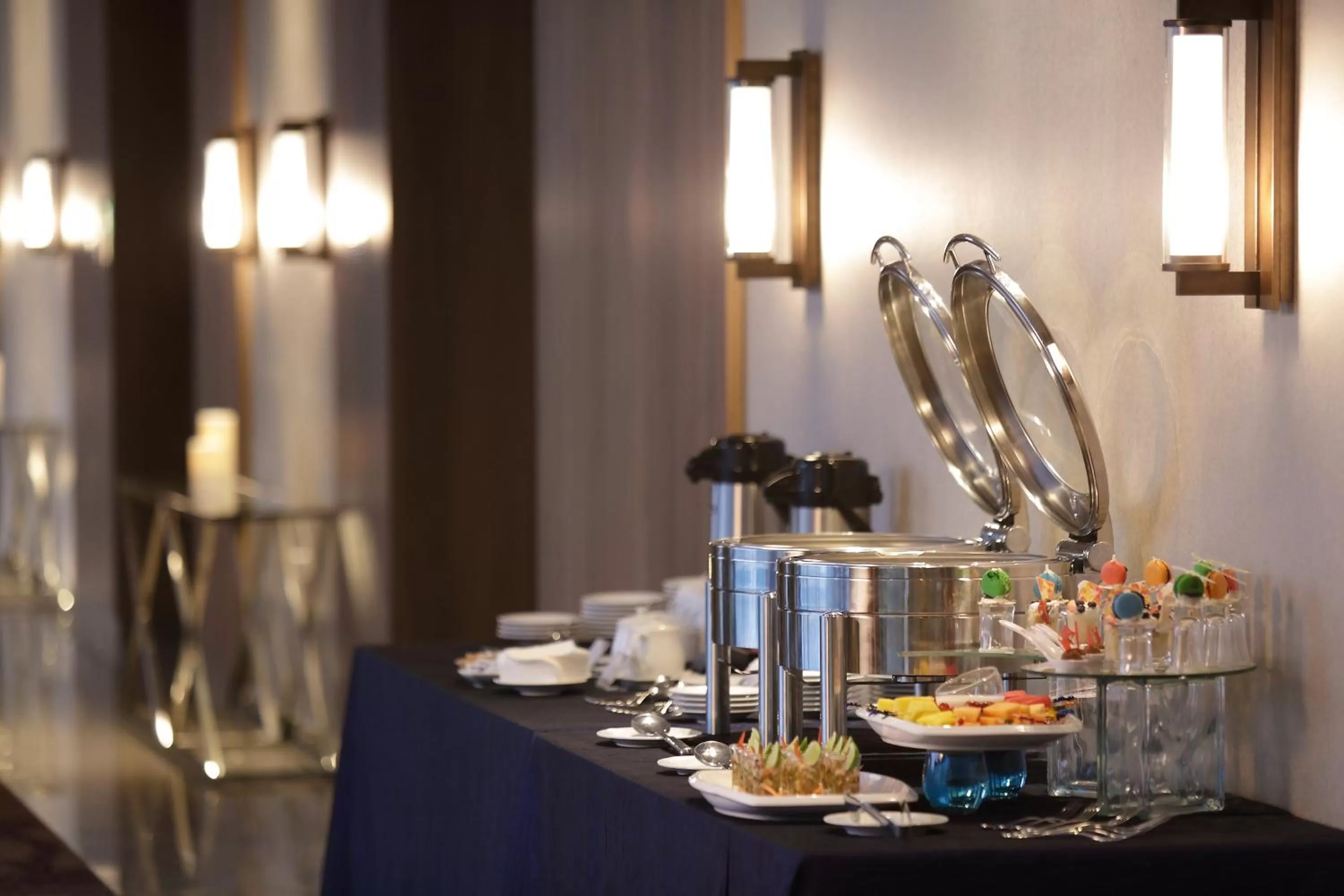 Meeting/conference room in Crowne Plaza Airport by IHG