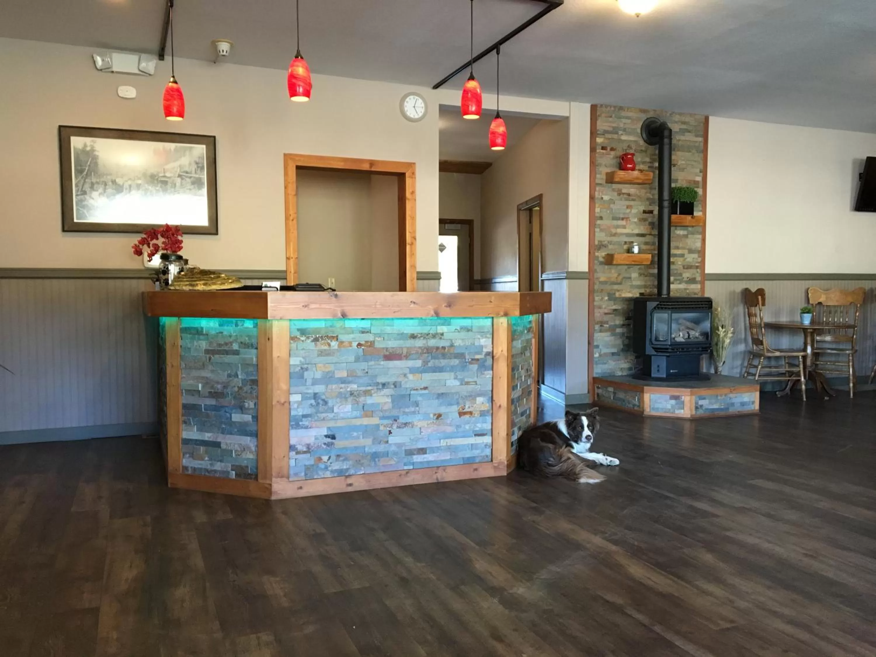 Property building in Timber Lodge Inn