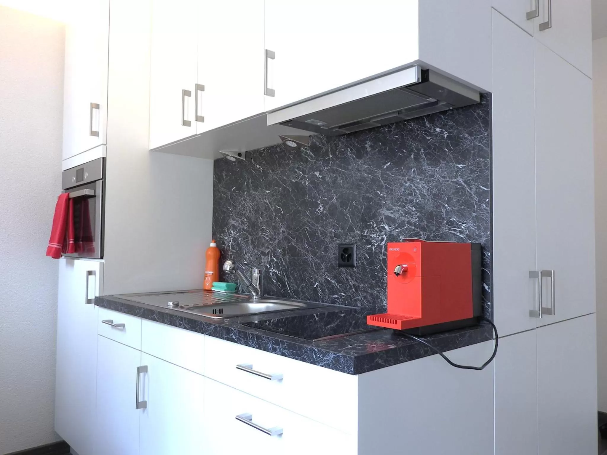 Coffee/tea facilities in INSIDE Five