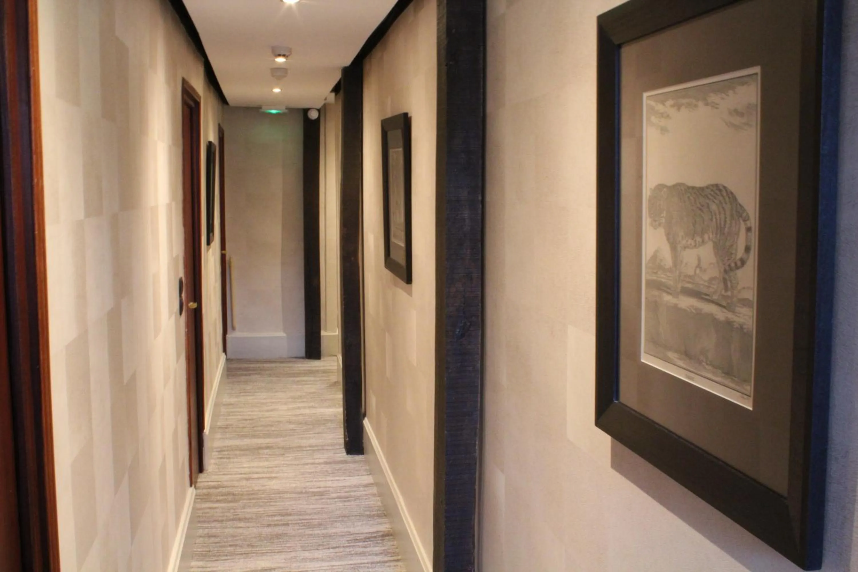 Property building in Best Western de Diane