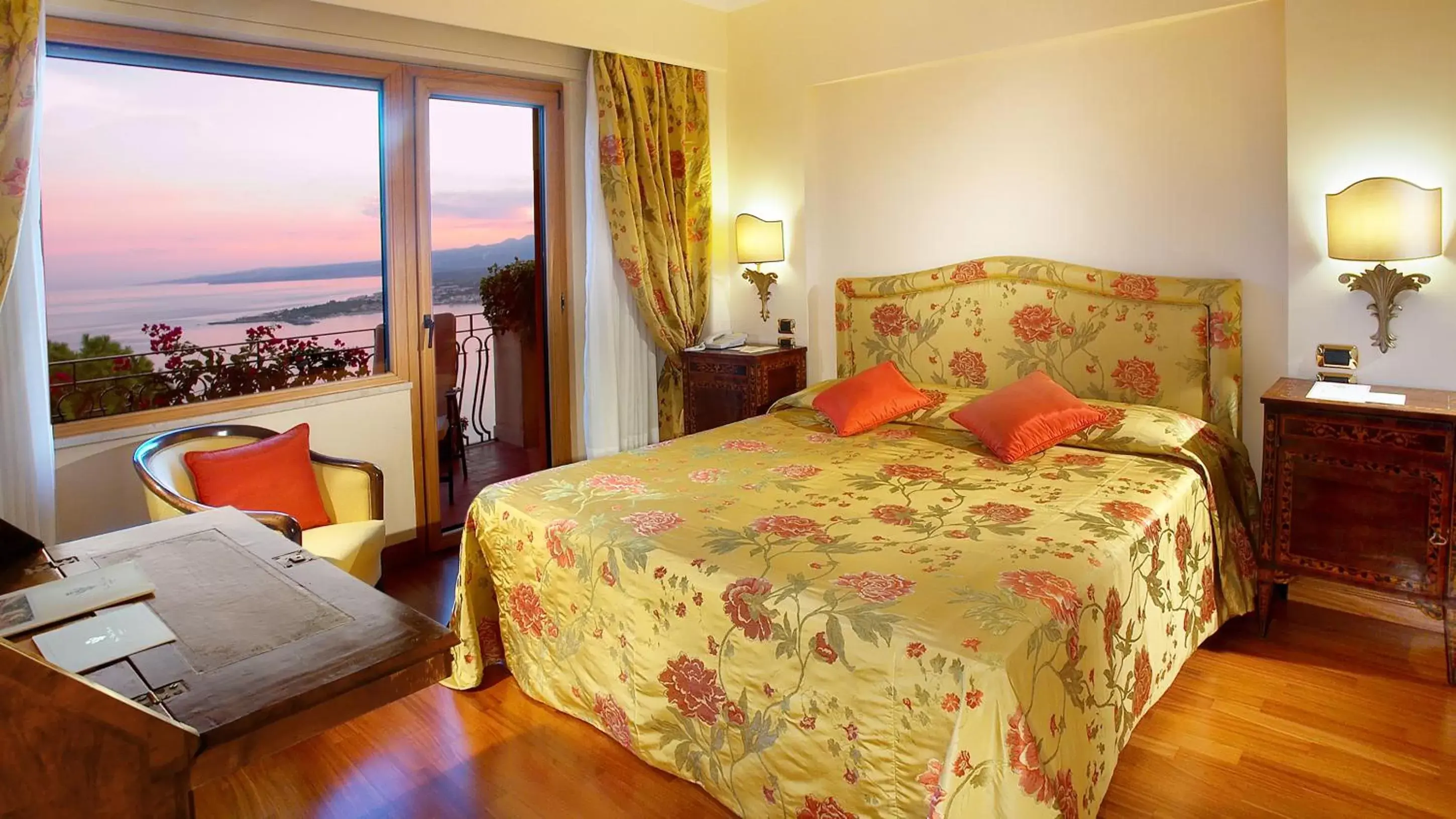 Superior Double or Twin Room with Sea View in Hotel Villa Diodoro Superior Double or Twin Room with Sea View in Hotel Villa Diodoro