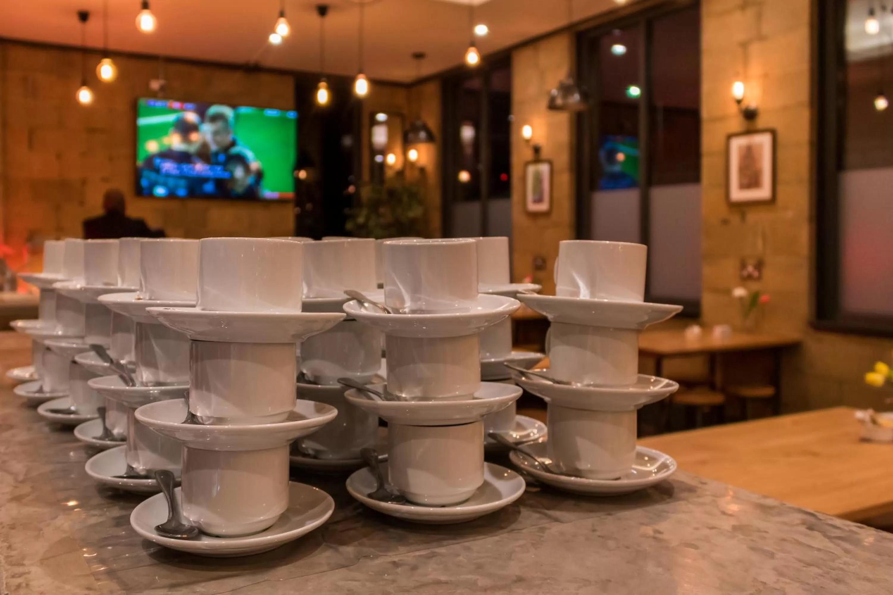 Restaurant/places to eat in London City Airport Hotel