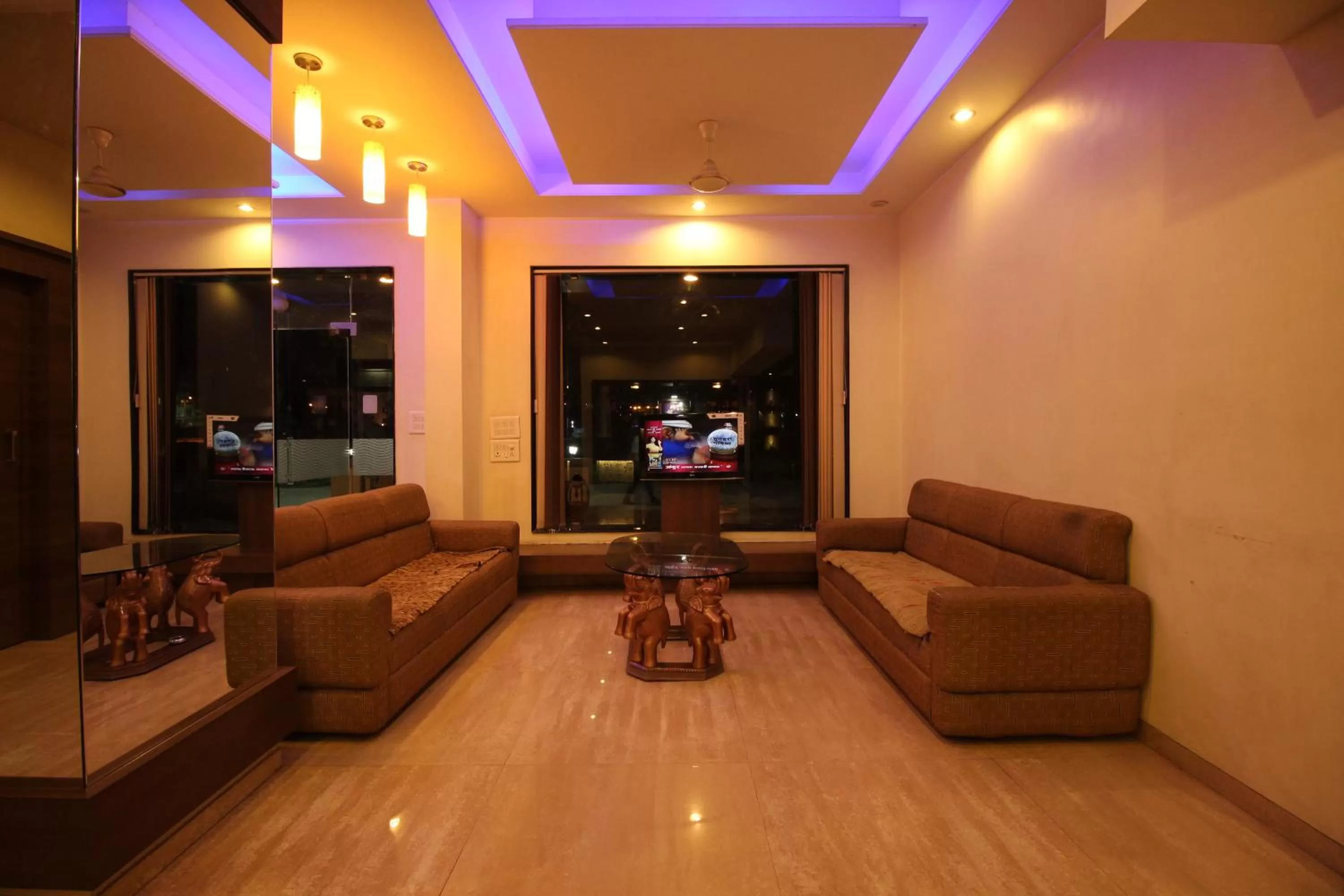 Seating area in Hotel Laxmibai Palace- Only 300 miter from Sai Baba Temple!!!!