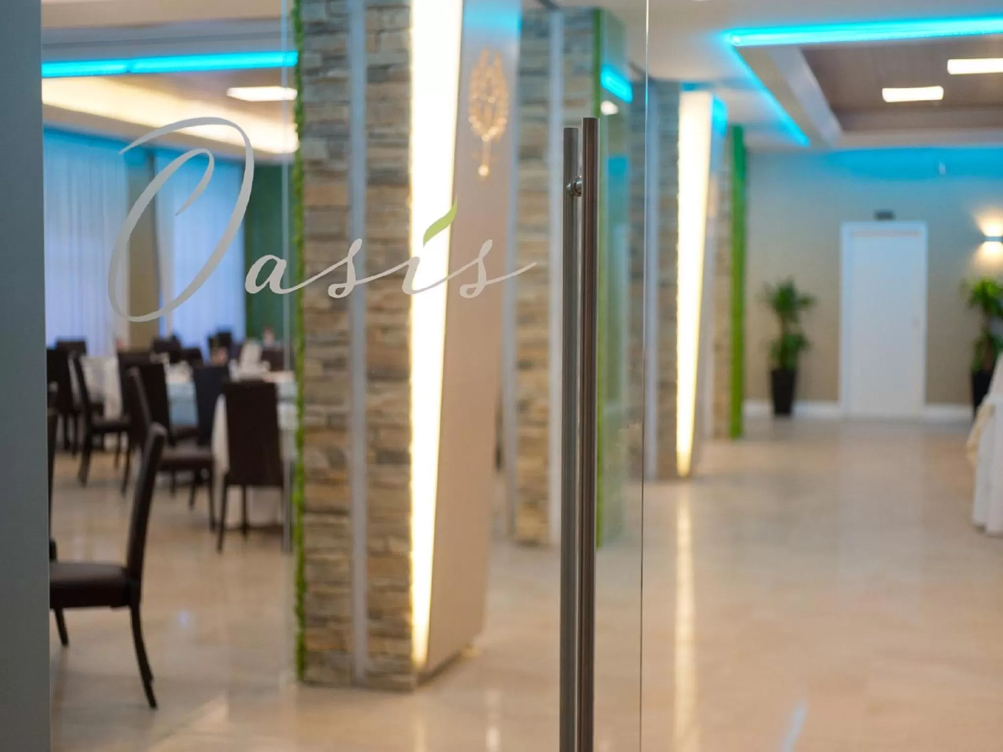 Restaurant/places to eat in Ele Green Park Hotel Pamphili