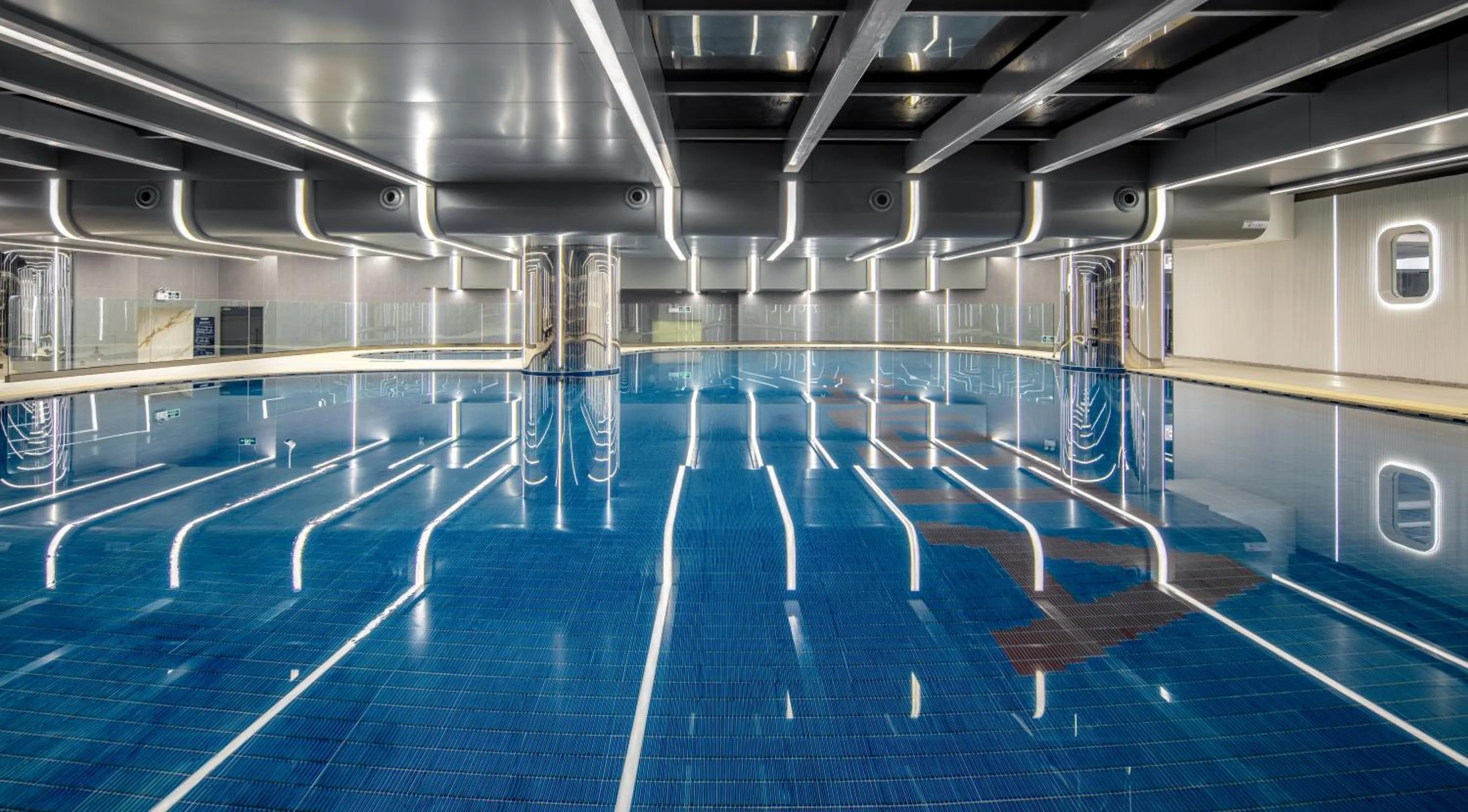 Swimming pool in Shenzhenair International Hotel