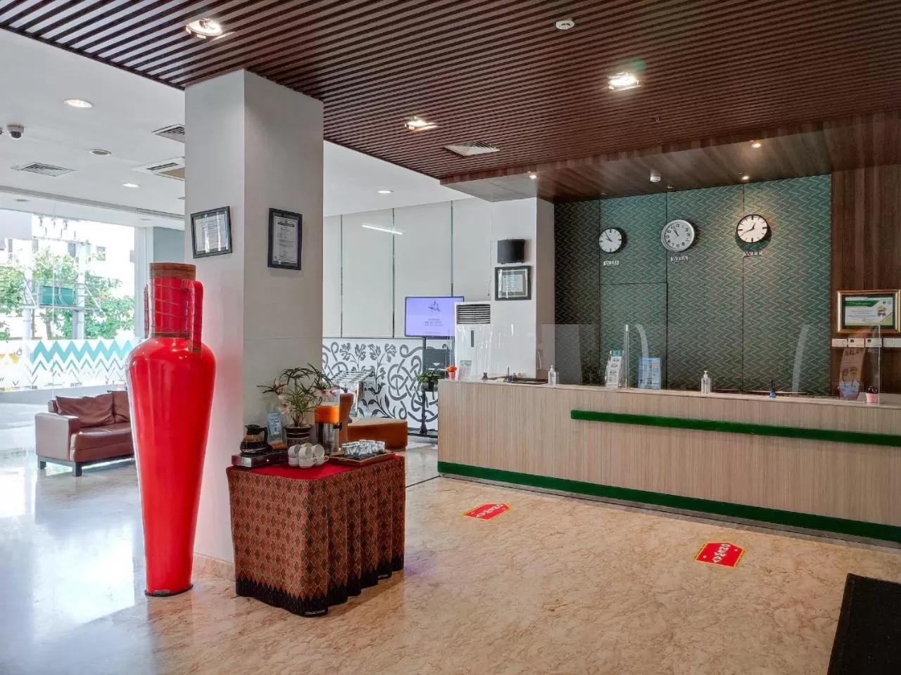 Lobby or reception in KHAS Makassar Hotel