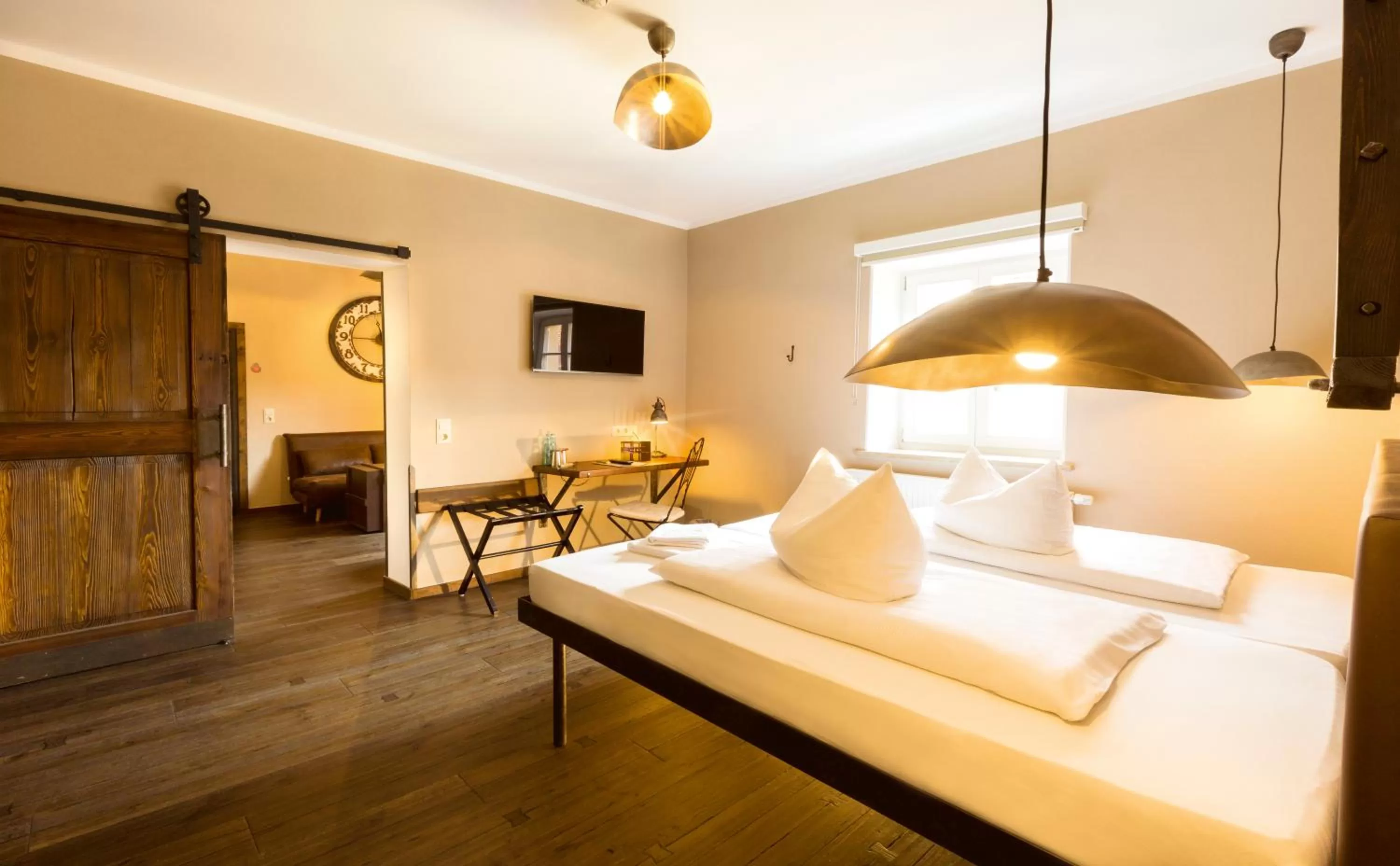 Photo of the whole room, Bed in Knast-Hotel Fronfeste