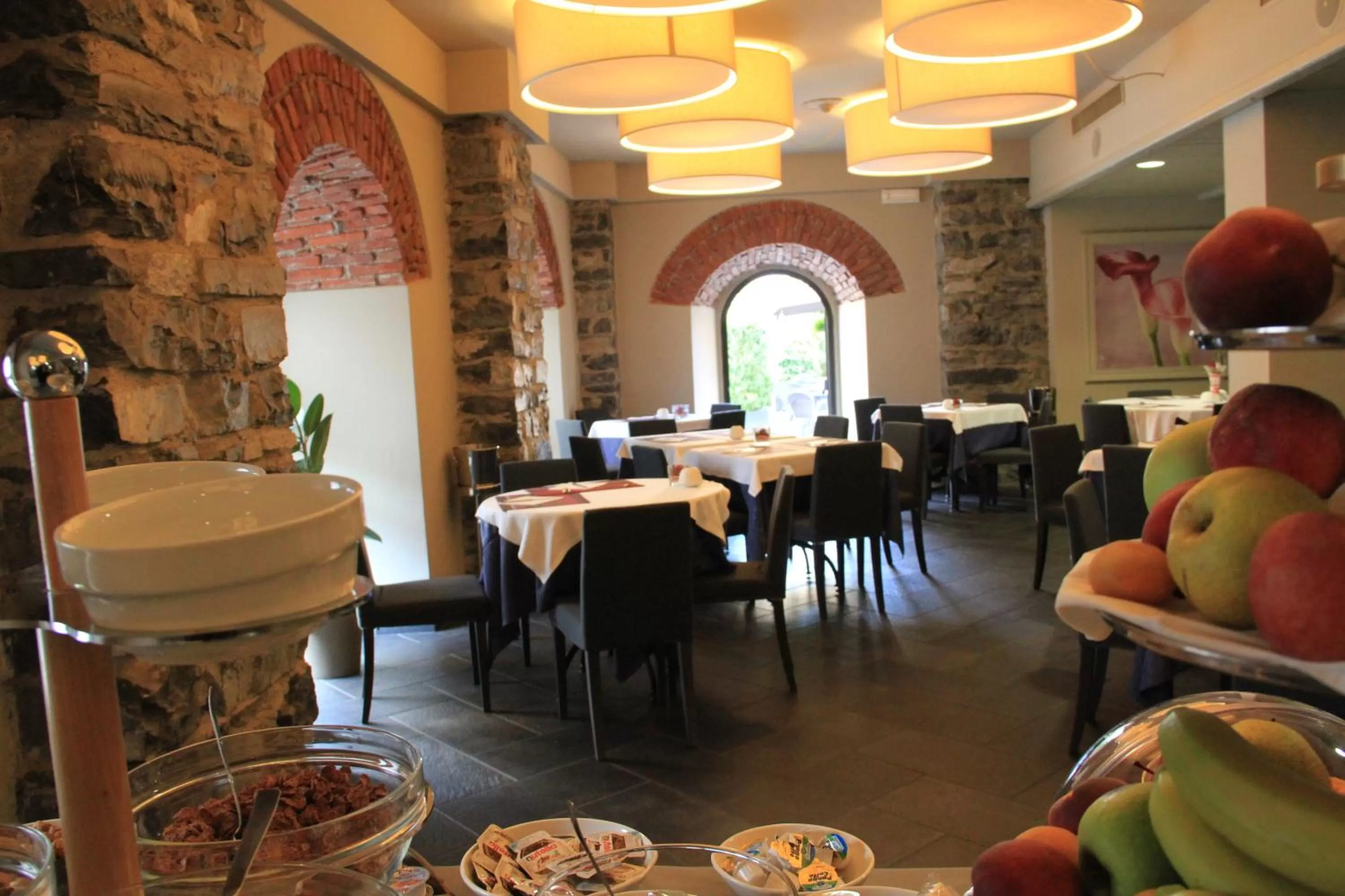 Restaurant/places to eat in Lizard Hotel