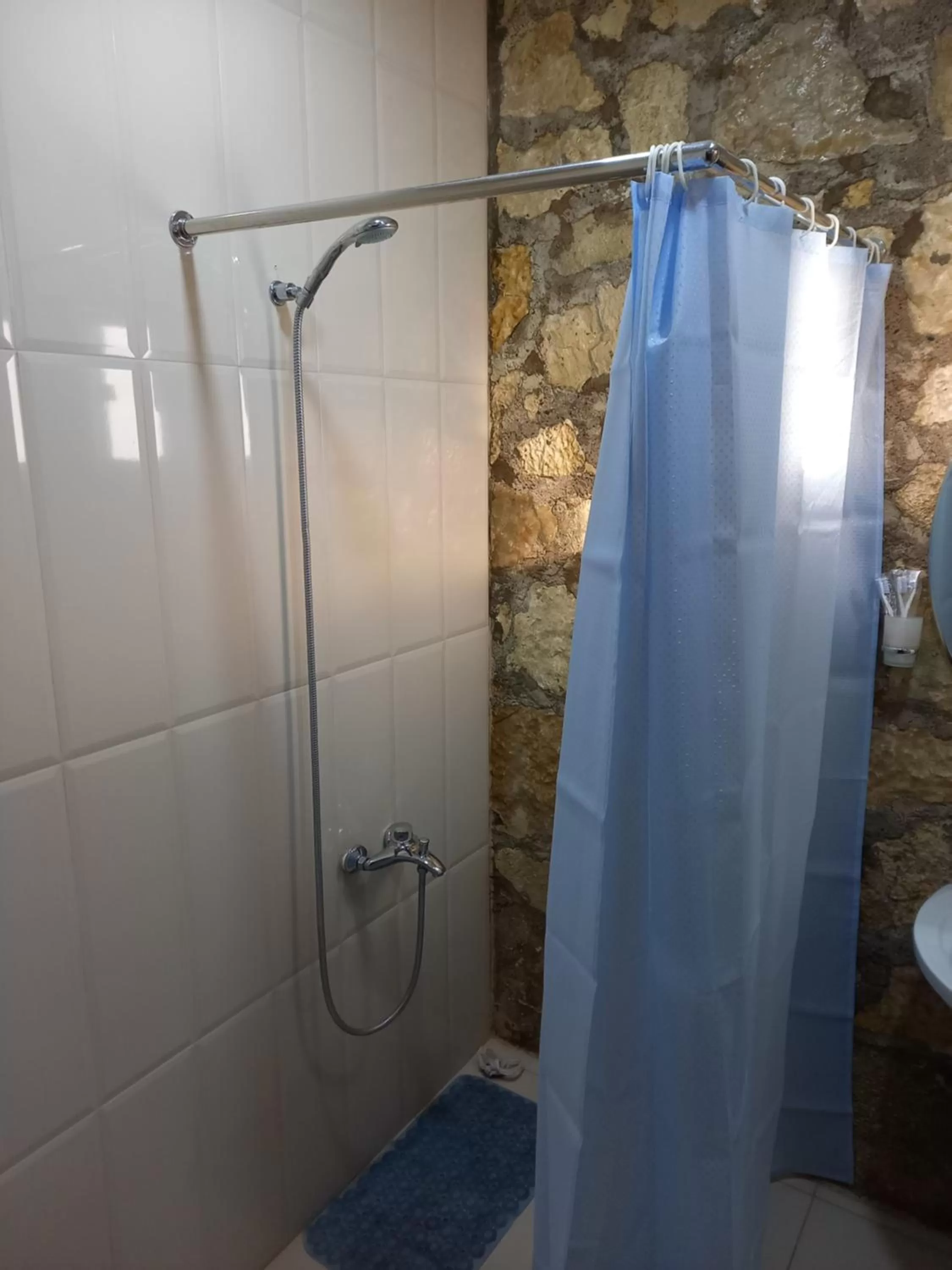 Shower in Guest House Ijevan's Garden