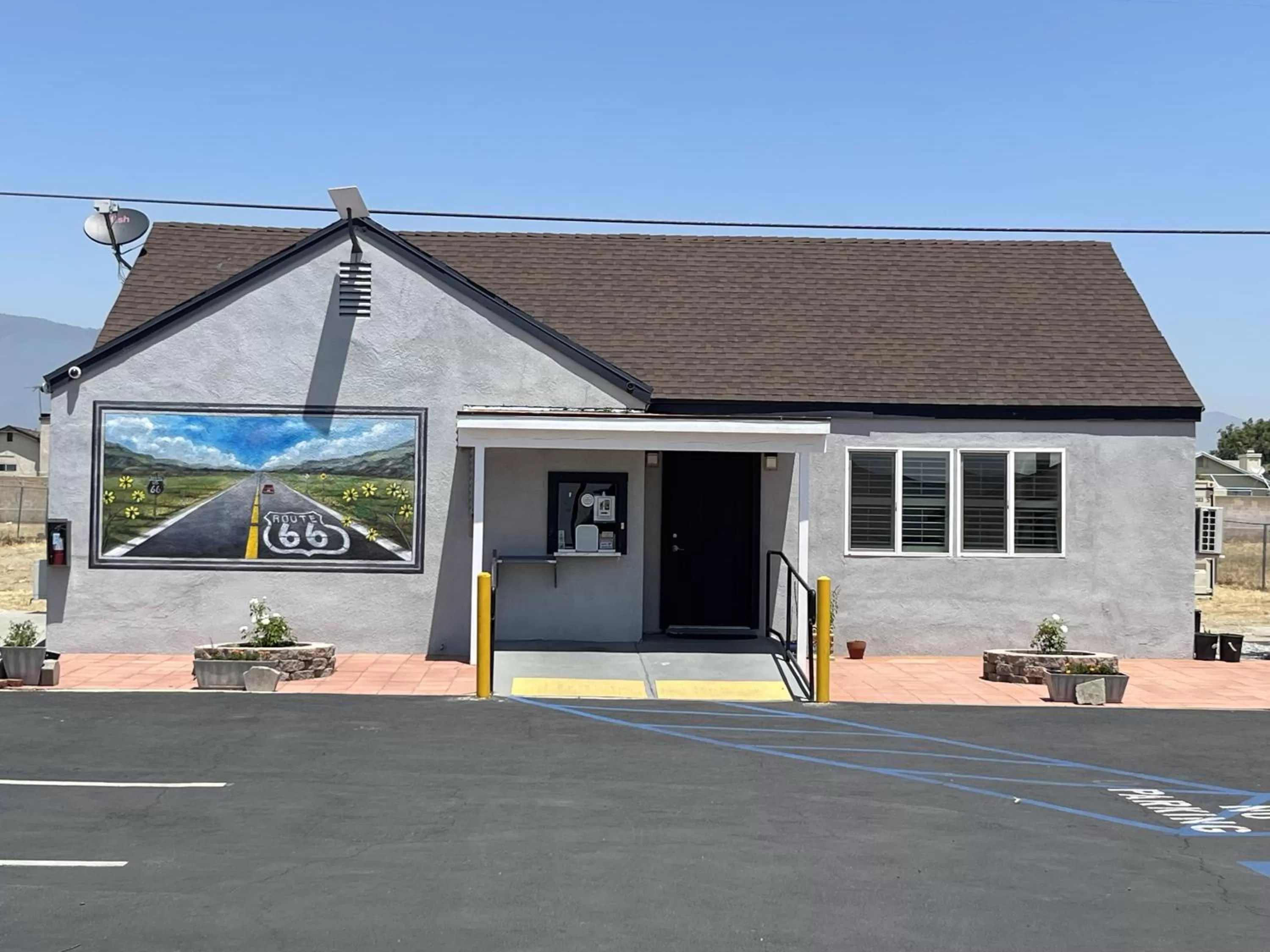 Property building in Fontana Inn