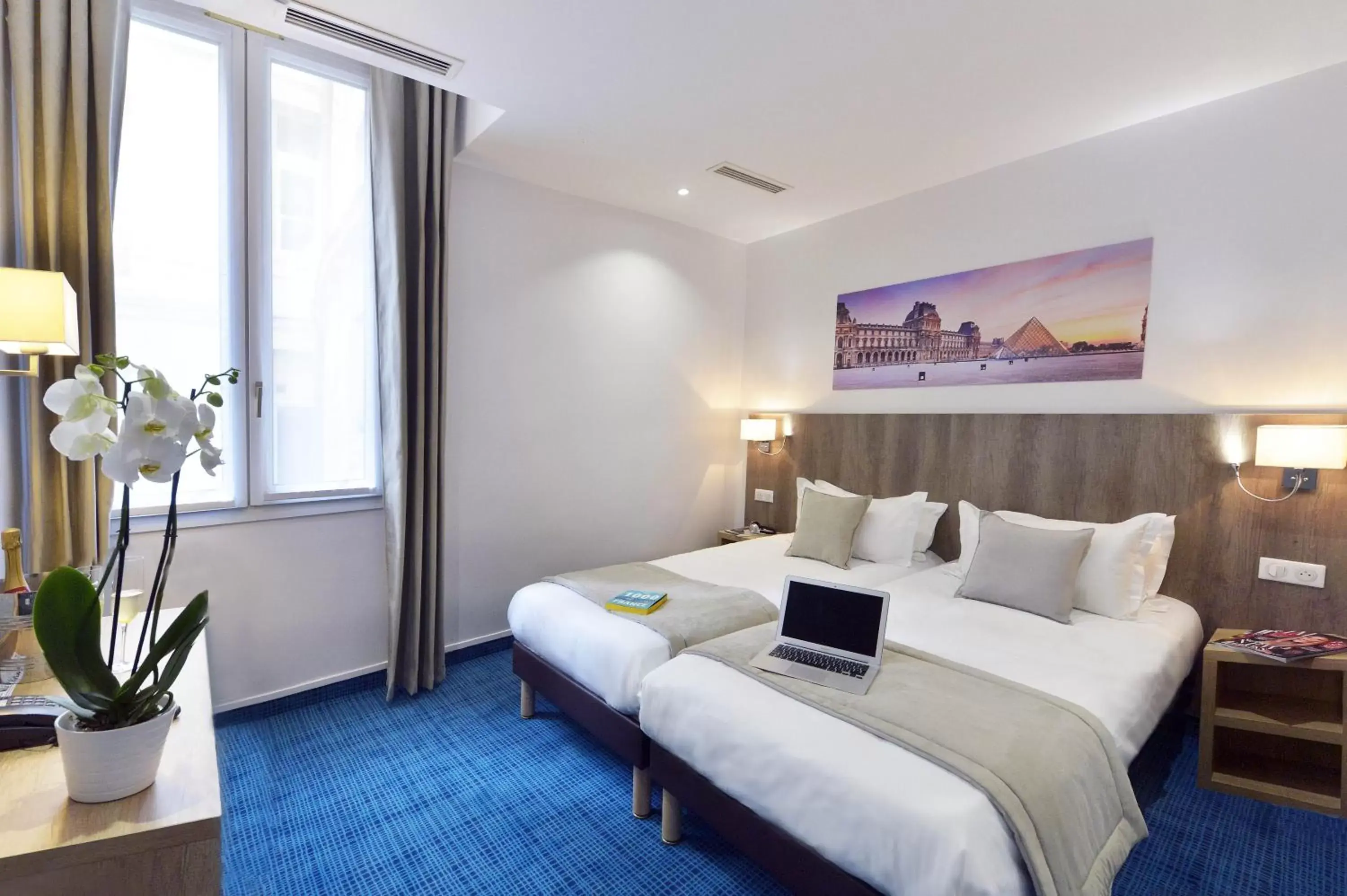 Superior Twin Room in Hôtel Eugénie Superior Twin Room in Hôtel Eugénie