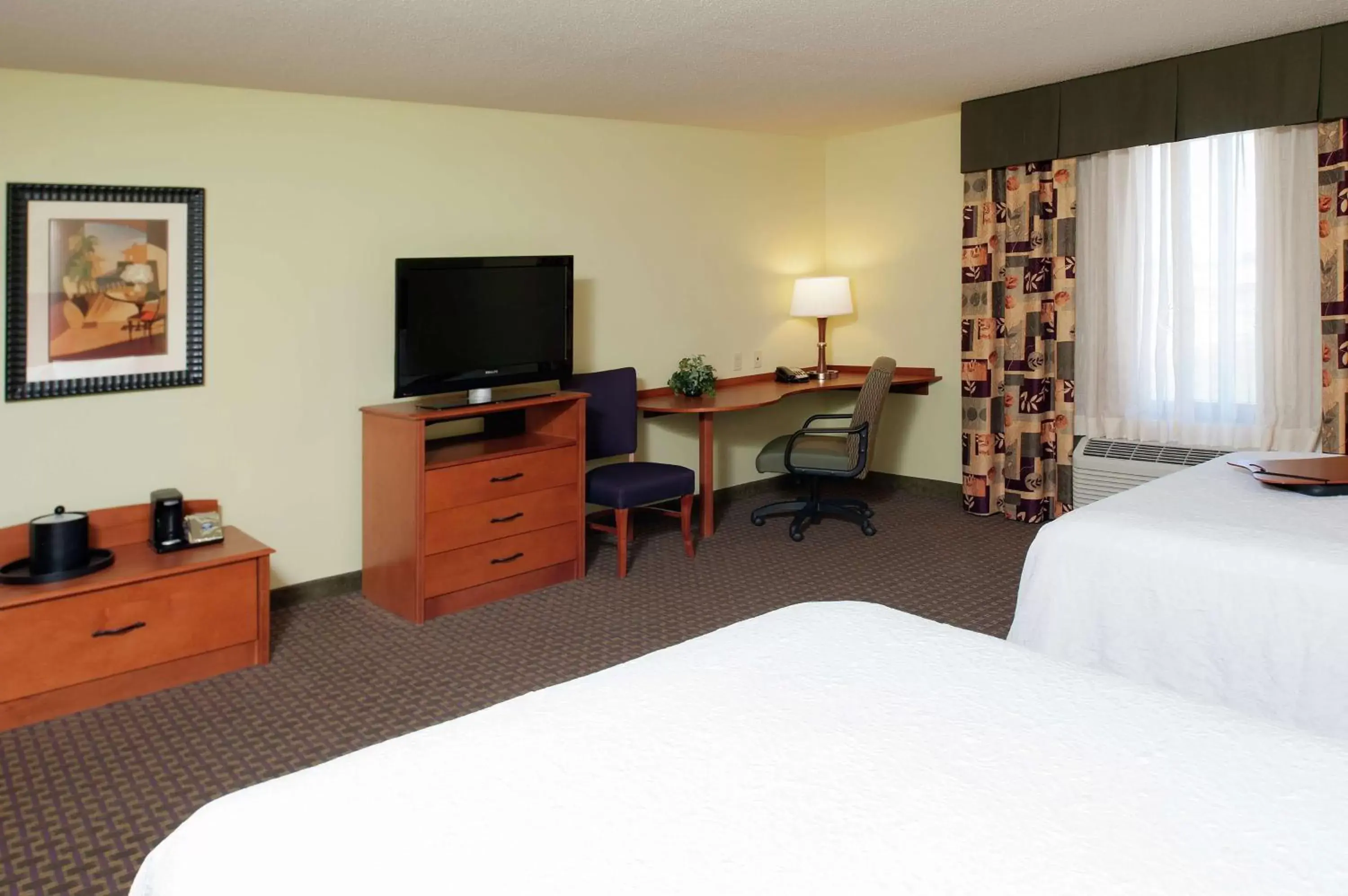 Queen Room with Two Queen Beds - Mobility and Hearing Access/Non-Smoking in Hampton Inn Macomb Queen Room with Two Queen Beds - Mobility and Hearing Access/Non-Smoking in Hampton Inn Macomb