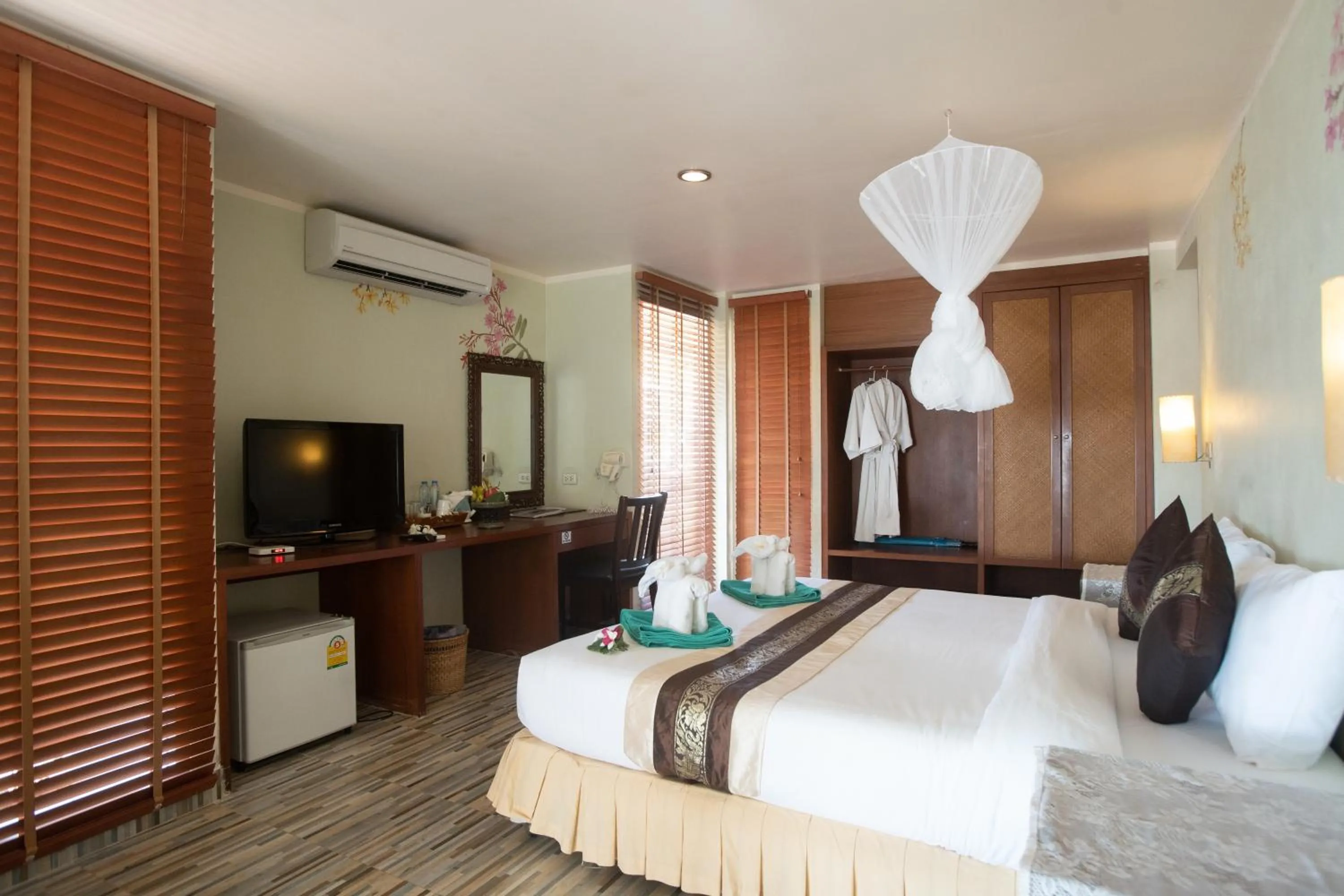 Bed in Southern Lanta Resort