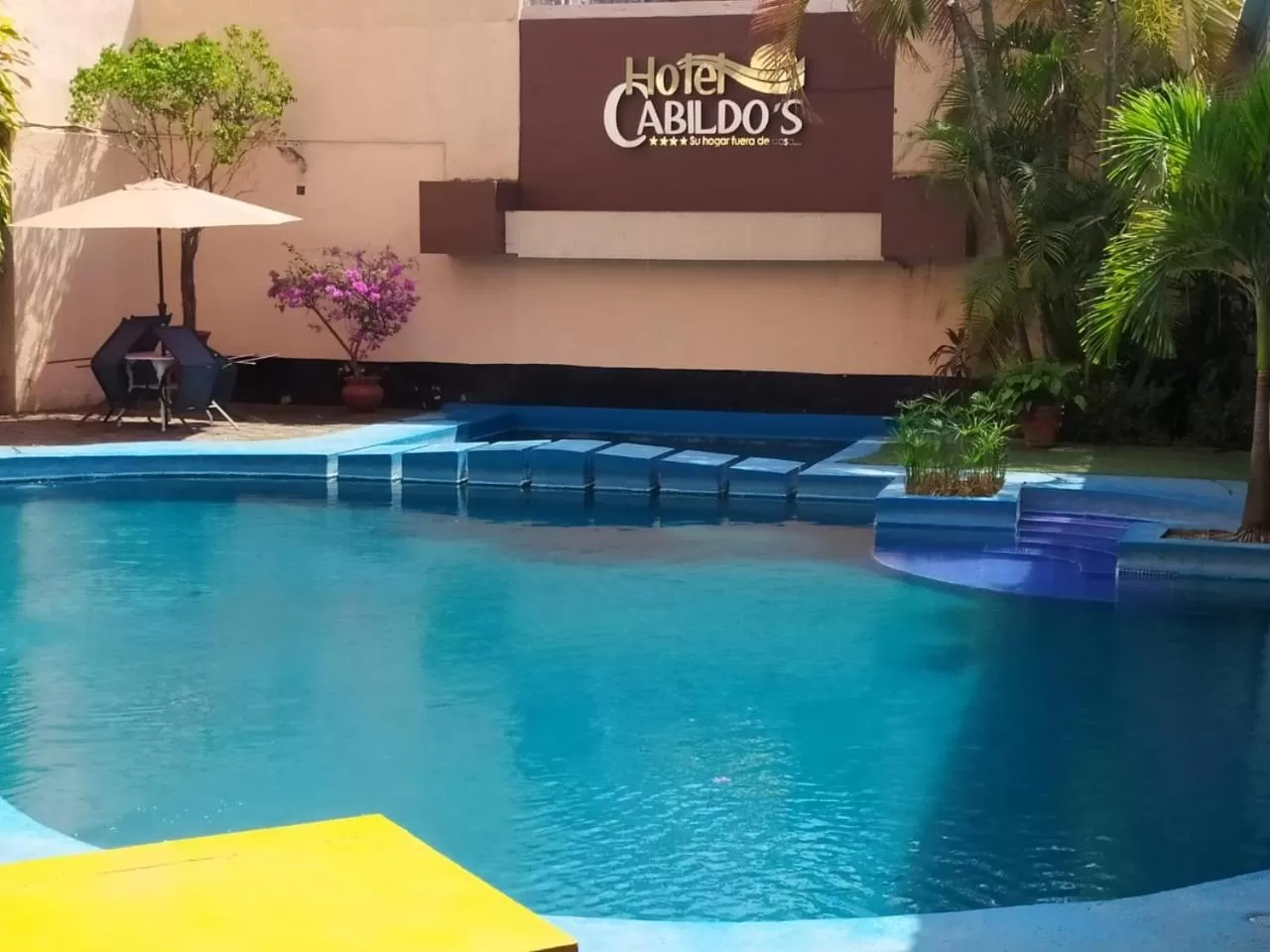 Swimming pool in Hotel Cabildos