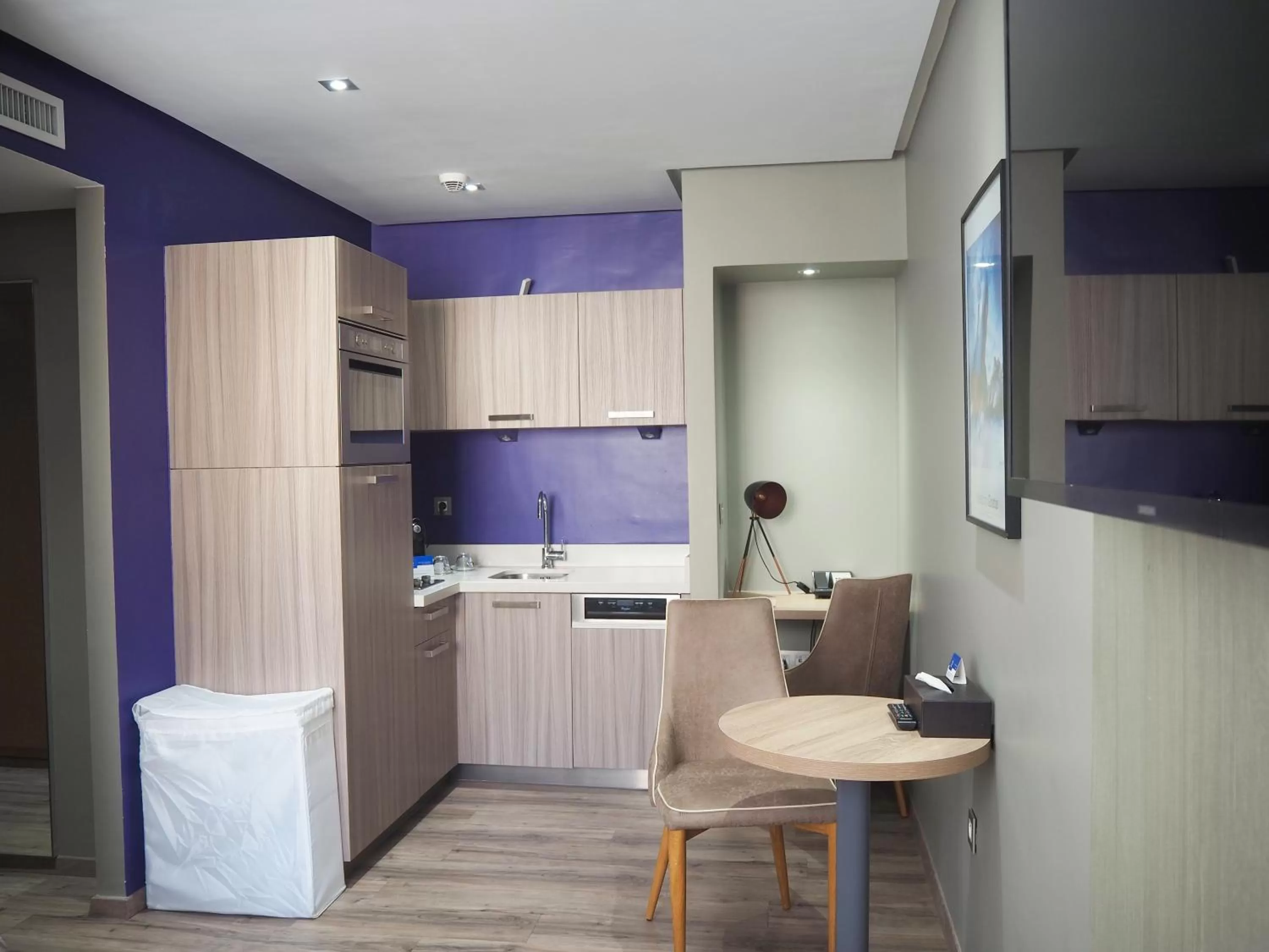 TV and multimedia in Le 22 Appart'Hotel