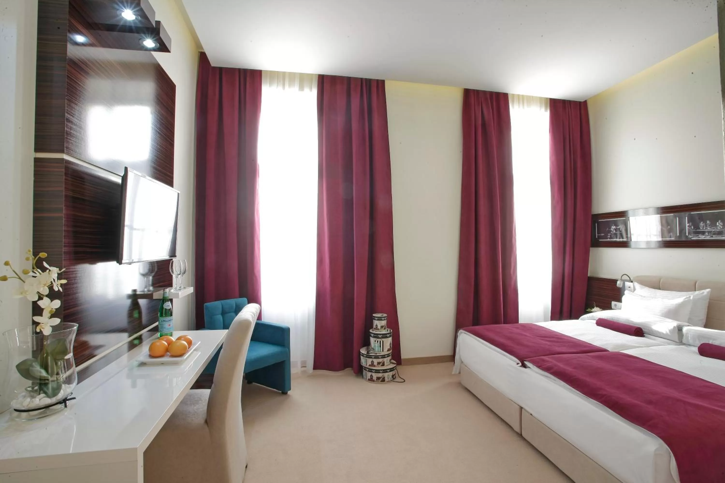 Photo of the whole room in Hotel Theater Belgrade