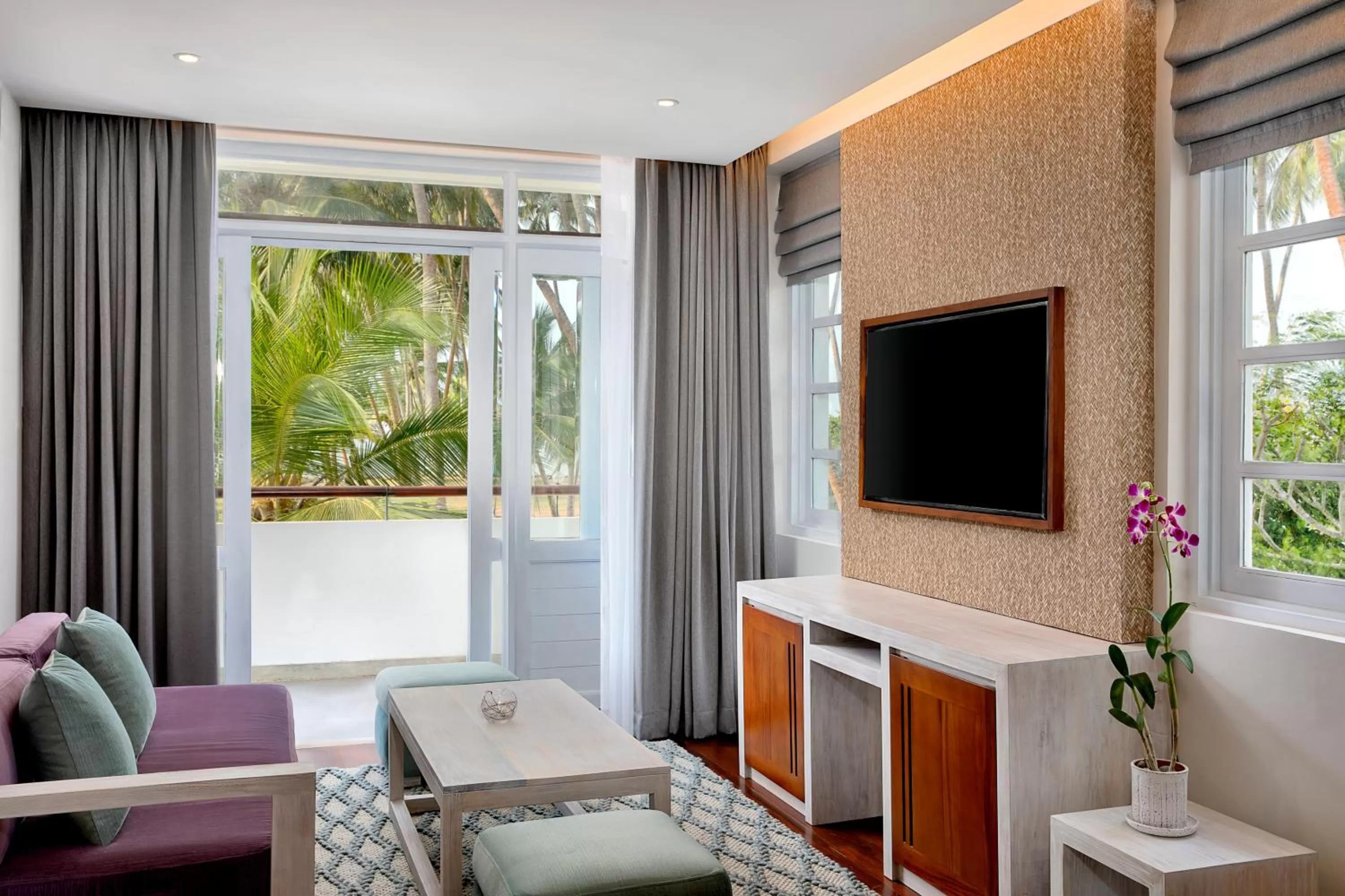 TV and multimedia in Avani Kalutara Resort